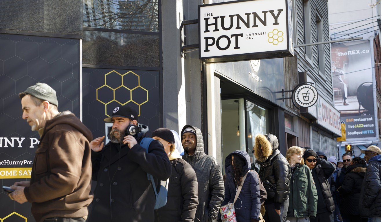 Customers waiting outside a cannabis shop in Toronto on April 1, 2019. Photo: Bloomberg