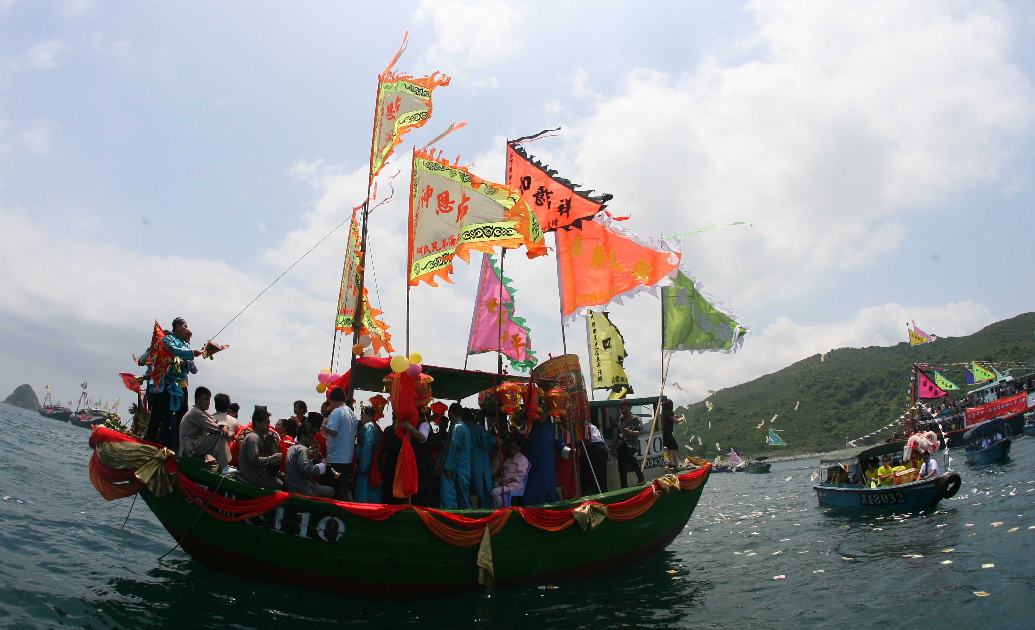A flotilla with three Tin Hau statues on board will leave Tap Mun harbour. Photo: Sam Tsang