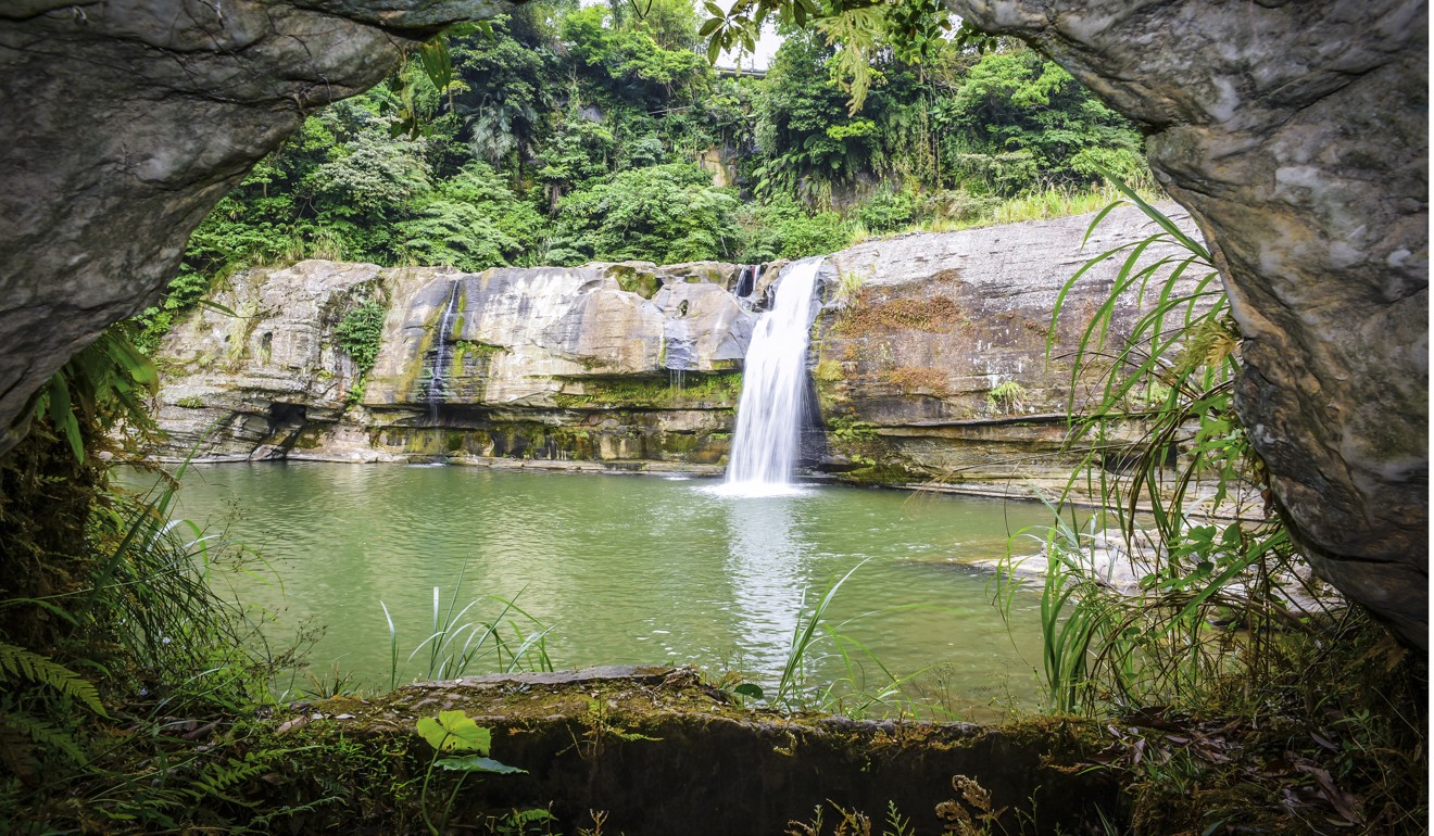 Lingjiao Waterfall is a gentle and peaceful waterfall next to Lingjiao Train Station. Photo: Shutterstock
