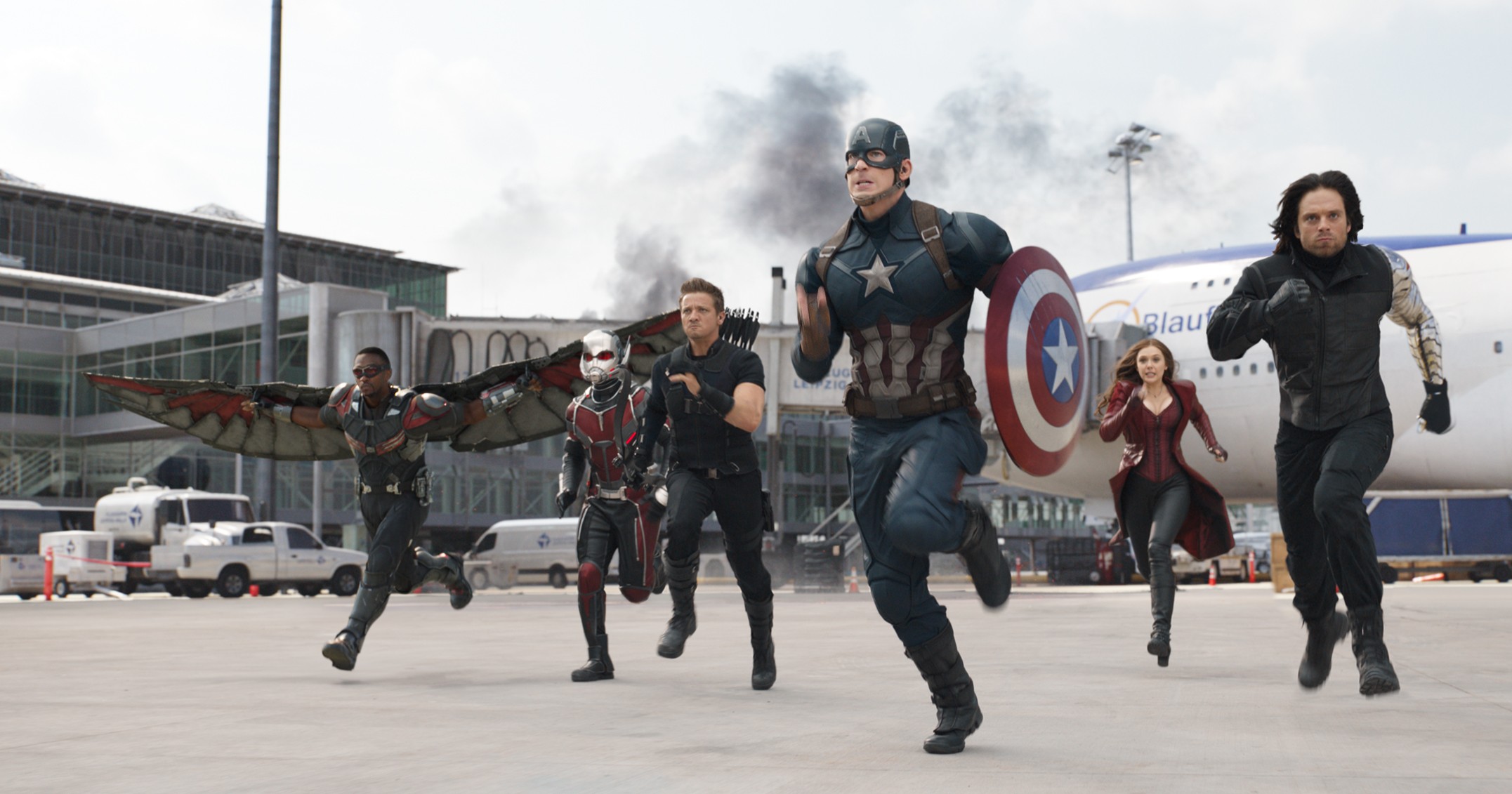 Marvel's Captain AmericaPhoto – played by American actor Chris Evans – uses his shield as his main weapon, which he throws around in a devastating manner. Photo: Film Frame