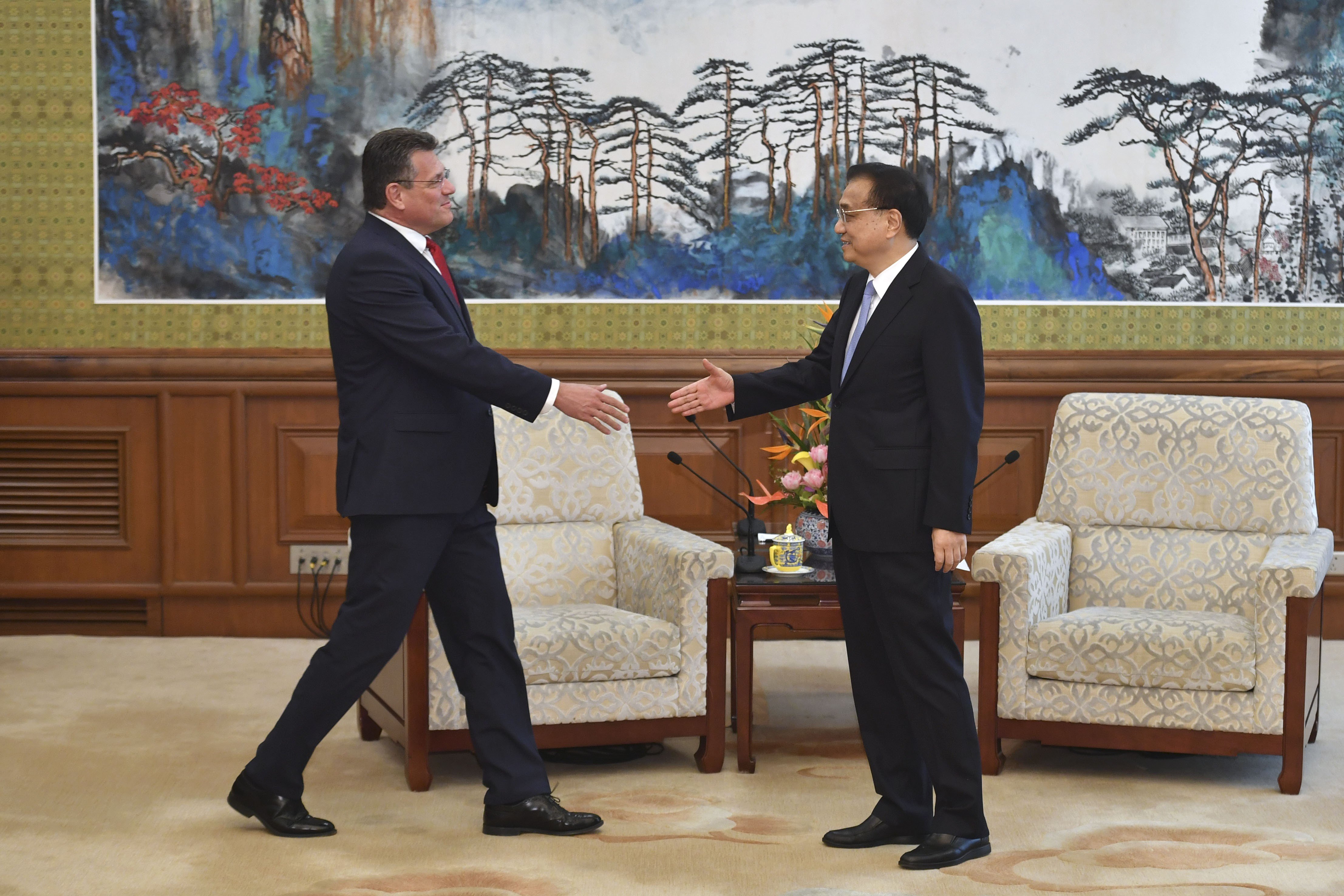 Maros Sefcovic meets Chinese Premier Li Keqiang in Beijing on Thursday. Photo: AFP