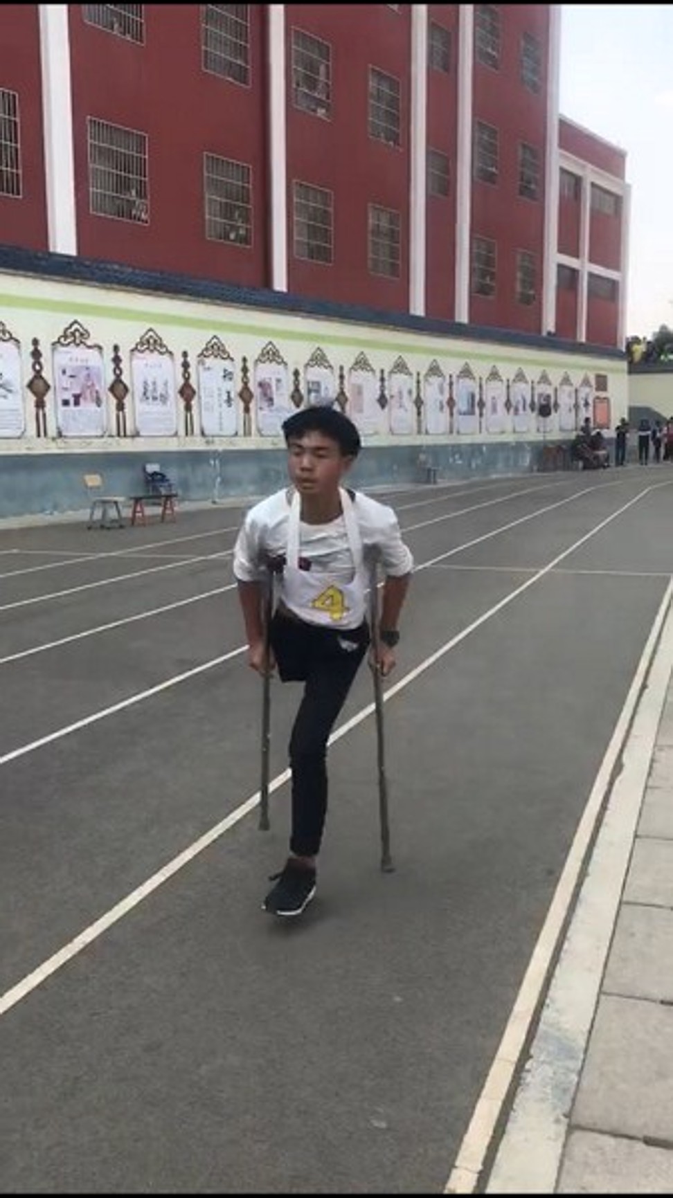Gao Yanneng the one-legged runner. Photo: Weibo