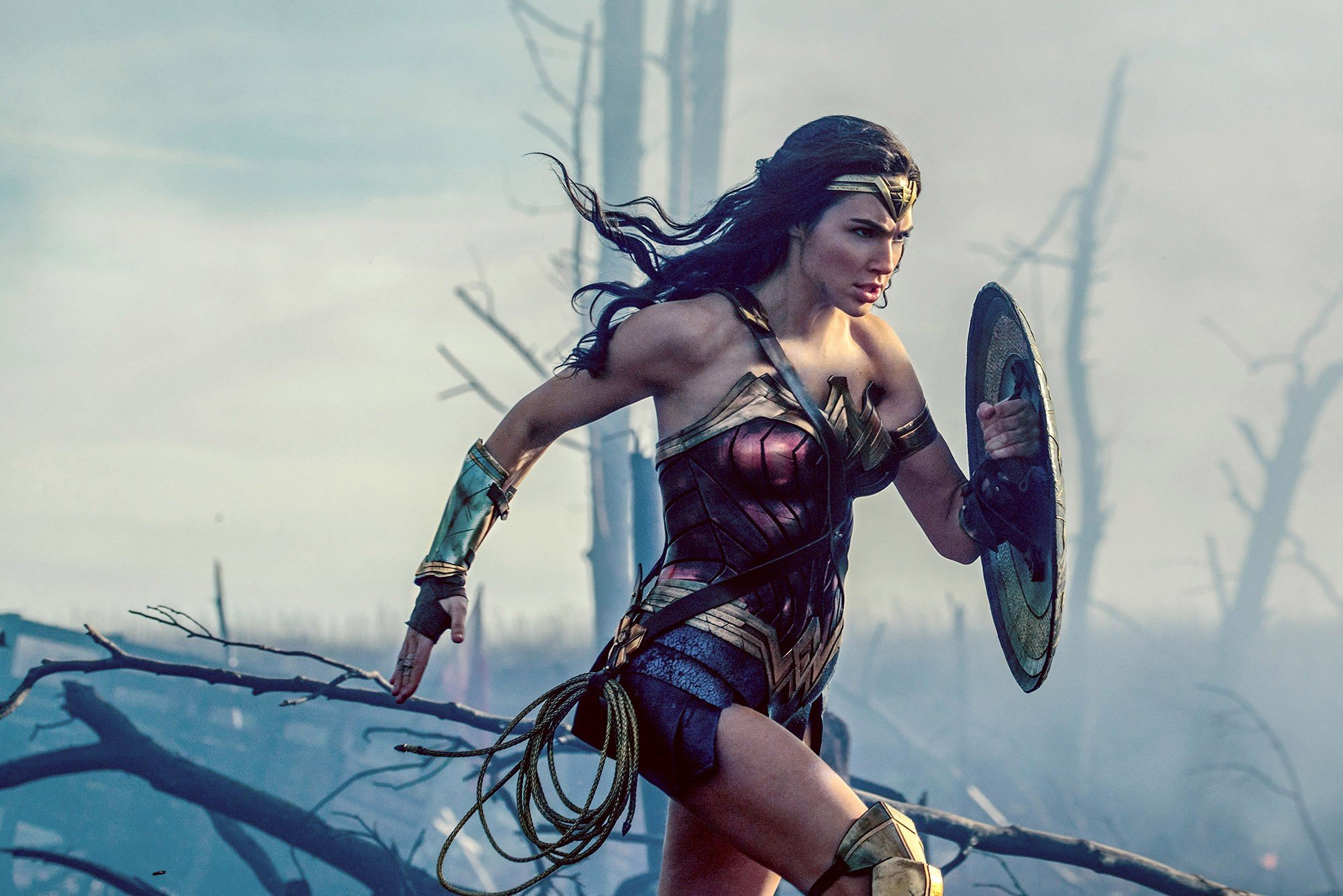 Israeli actress Gal Gadot combined cardio and strength training for six hours a day for six months to prepare herself for the film role of Wonder Woman. Photo: Clay Enos/DC Comics/Warner Bros. Pictures