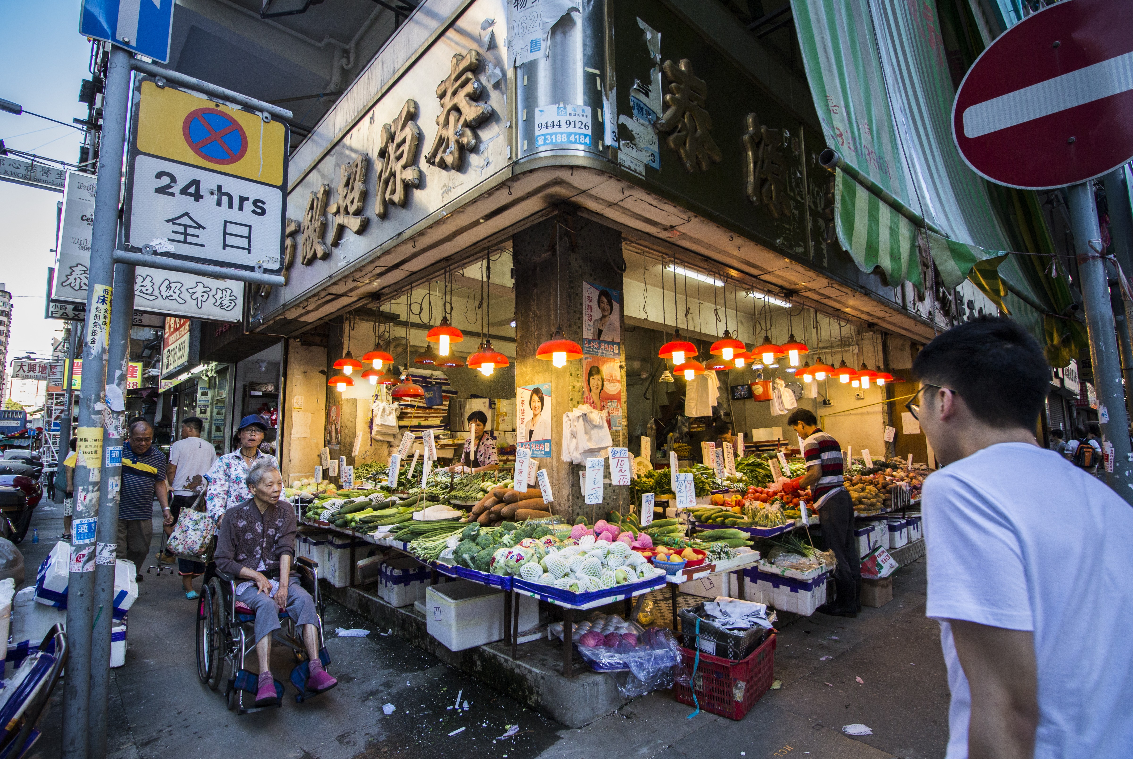 Canton Road - Hong Kong's Luxury Shopping Street! - EatandTravelWithUs