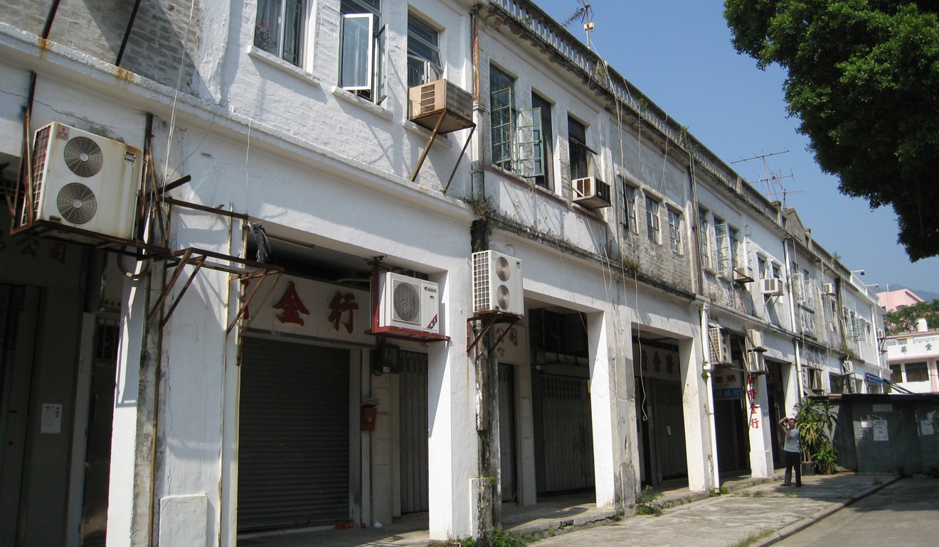 Closed shops in Sha Tau Kok due to a lack of business. Photo: Sandy Li
