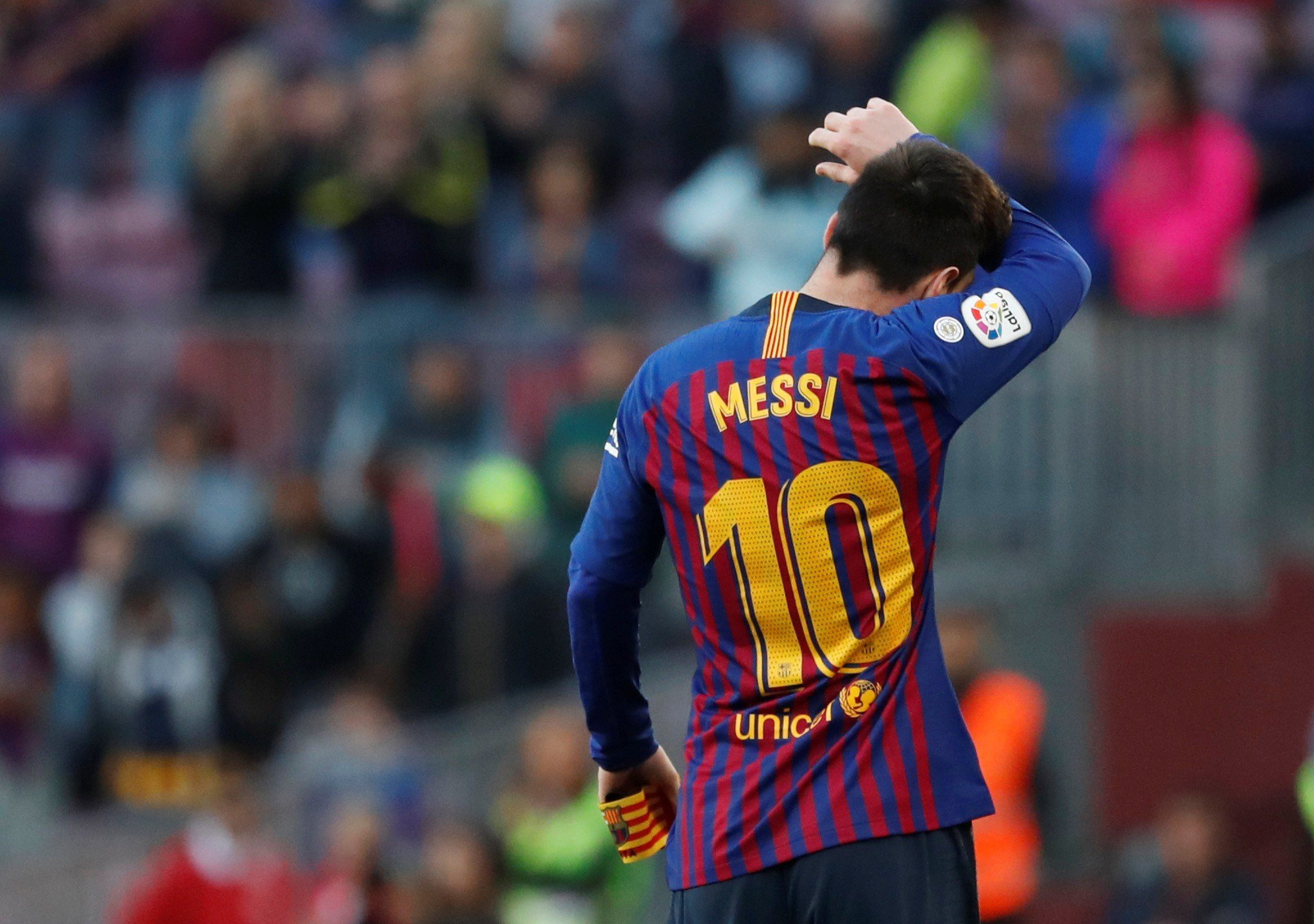 Barcelona’s Lionel Messi leaves the pitch. Photo: Reuters