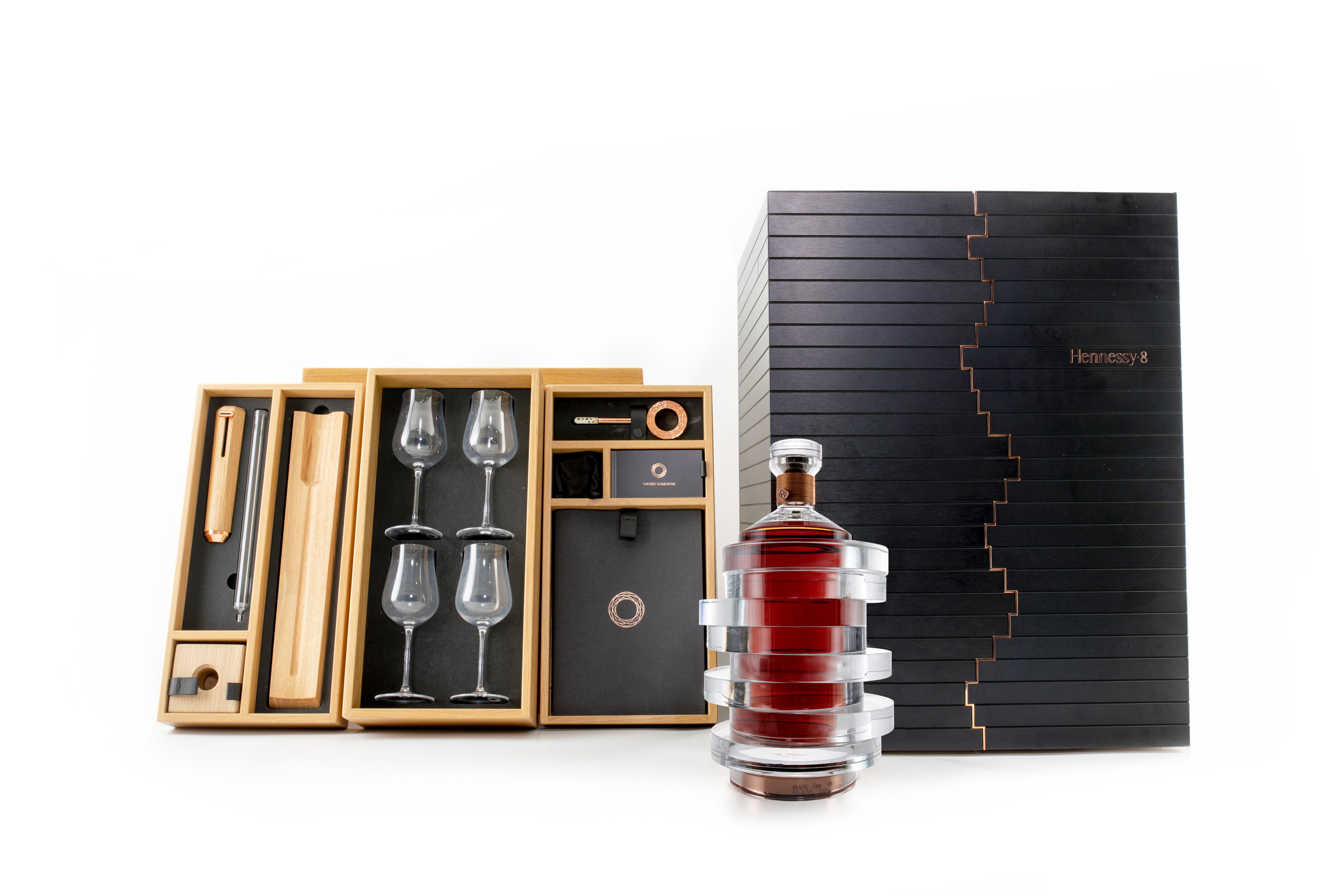 Louis Vuitton has partnered with Hennessey for a $273,000 trunk and crystal  decanter - Luxurylaunches