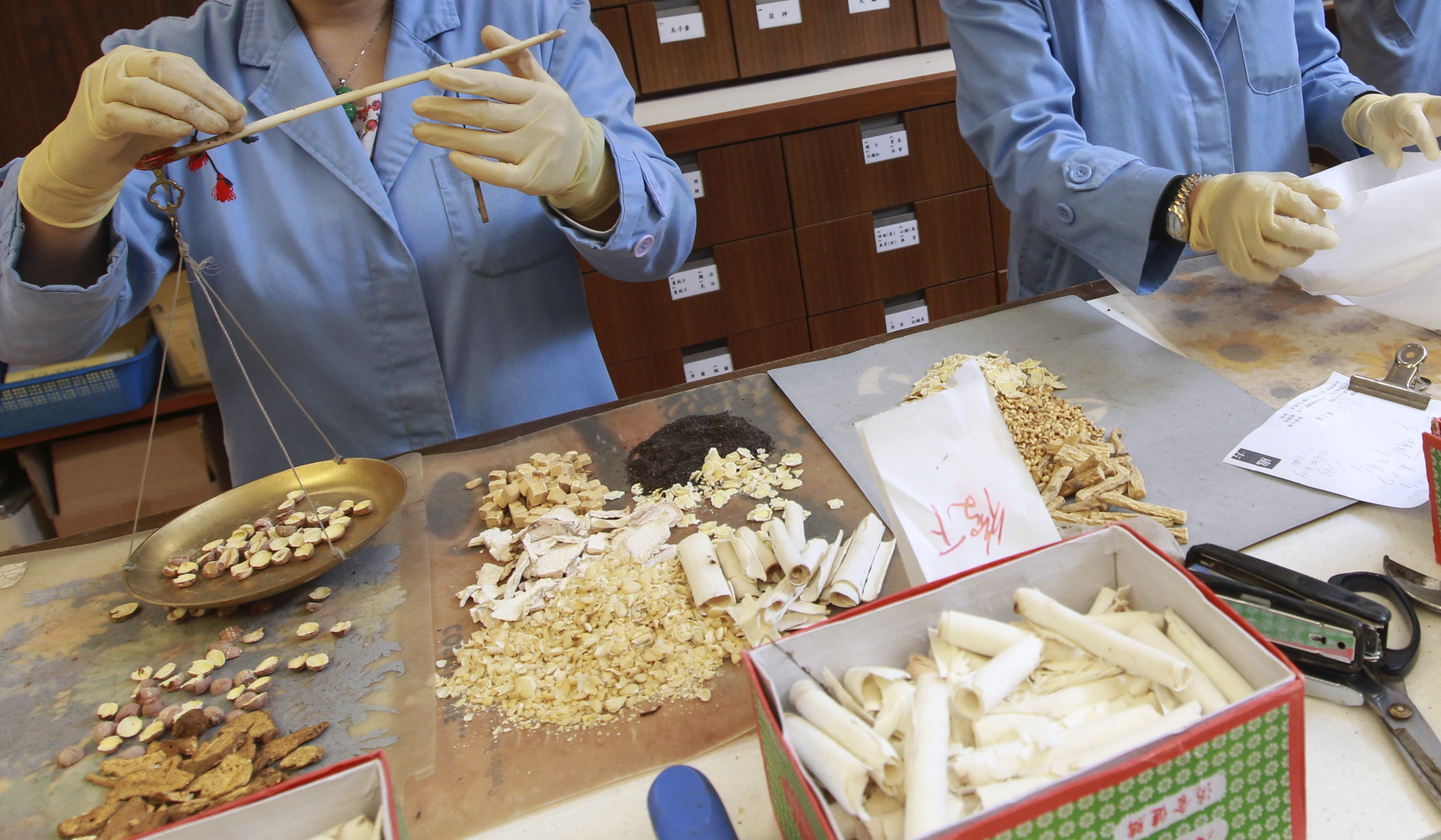 Practitioners of traditional Chinese medicine think that Hongkongers could benefit from more direct collaboration between TCM and Western medicine. Photo: Dickson Lee