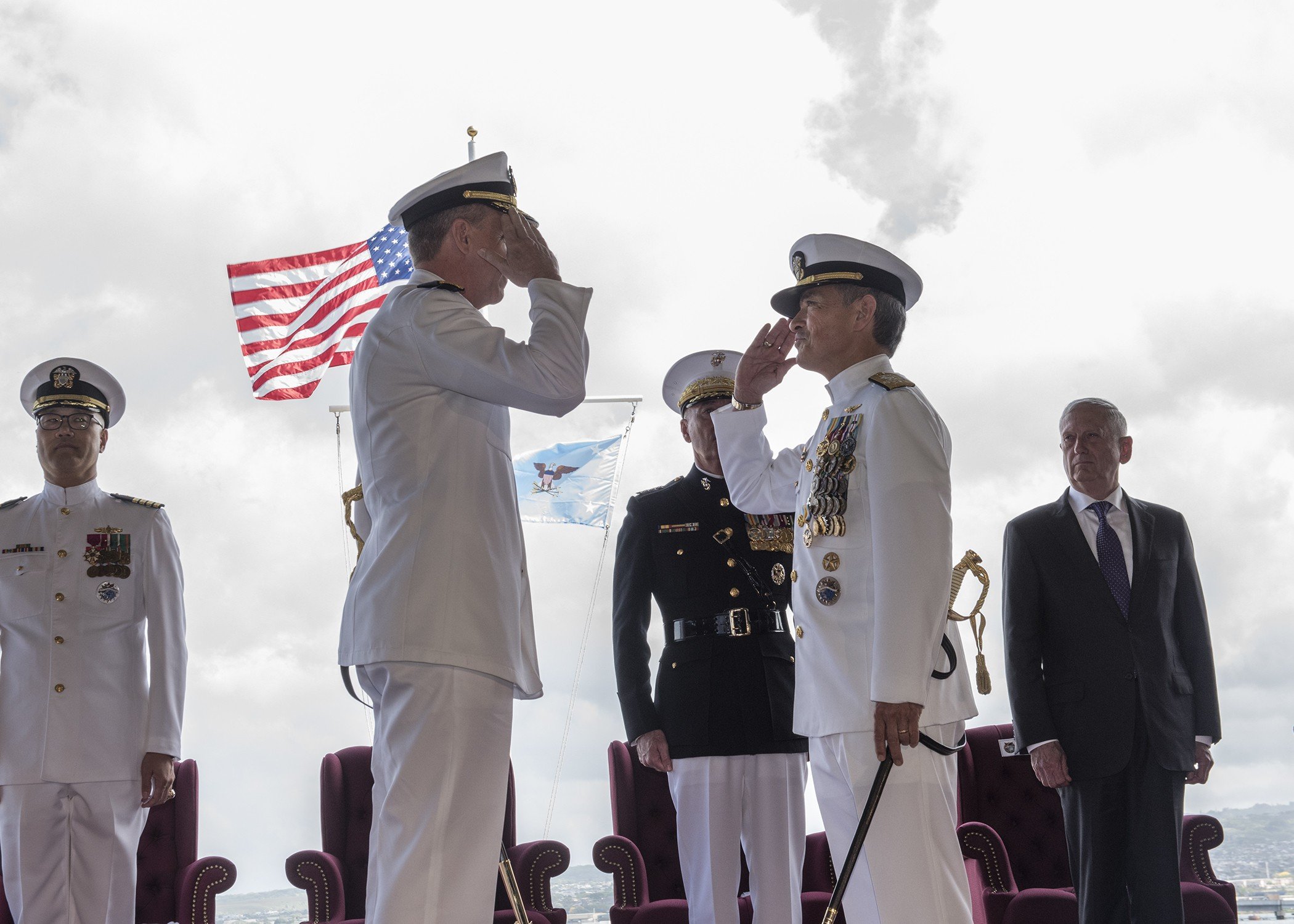 Admiral Phil Davidson (left) relieves Admiral Harry Harris (right) as commander of US Pacific Command at Joint Base Pearl Harbour-Hickam, Hawaii, in 2018. The command was renamed the Indo-Pacific Command. Photo: US Navy via AFP