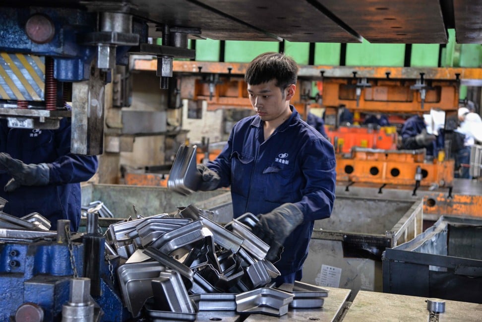 Details of the data show that within the manufacturing purchasing managers’ index, new orders were 49.8, down from 51.4 in April Photo: AFP