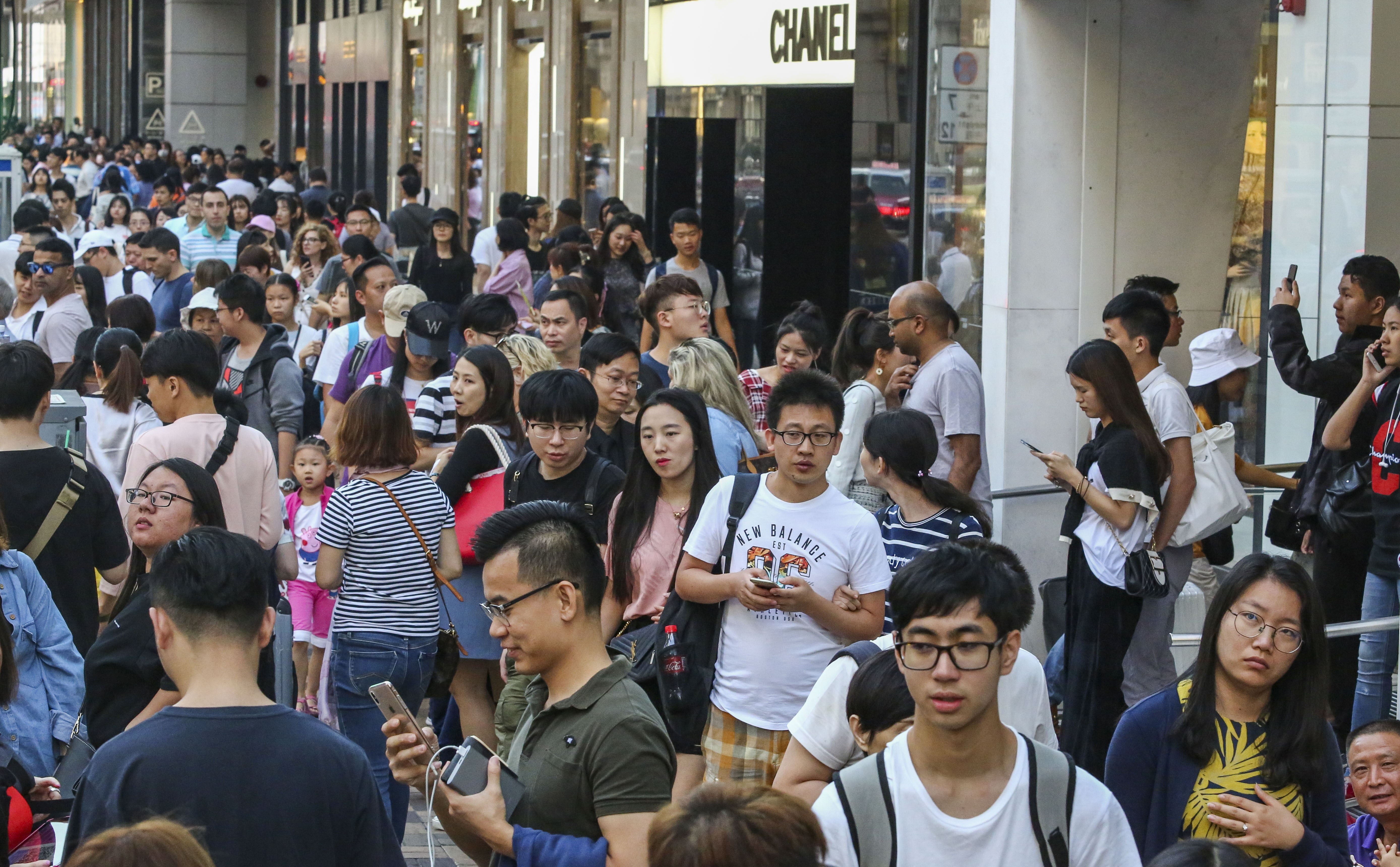 Pedestrians walk past the French sporting goods Decathlon and Australia's  largest clothing retailer Cotton On stores in Hong Kong. (Photo by Budrul  Chukrut / SOPA Images/Sipa USA Stock Photo - Alamy