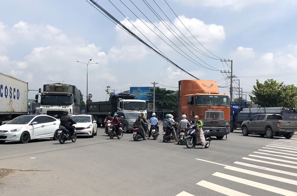 Traffic congestion in Binh Duong, on the only access road to the main export port. Photo: Cissy Zhou