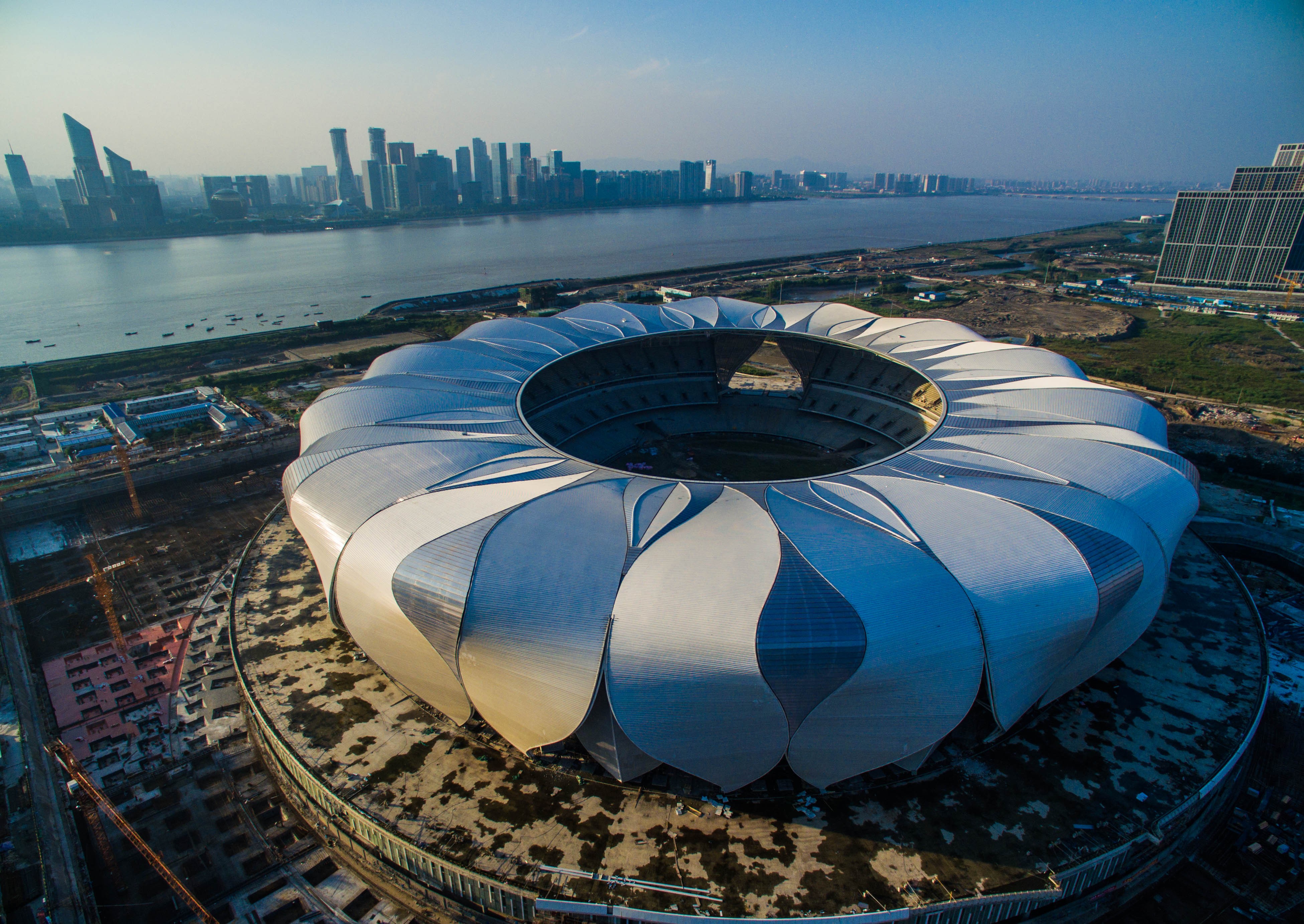 The Hangzhou Olympic Center will be used throughout the 2022 Asian Games. Photo: Xinhua心棒壘中心曲場中心室內第三個舉辦亞會的中國城市。 新社記者昱