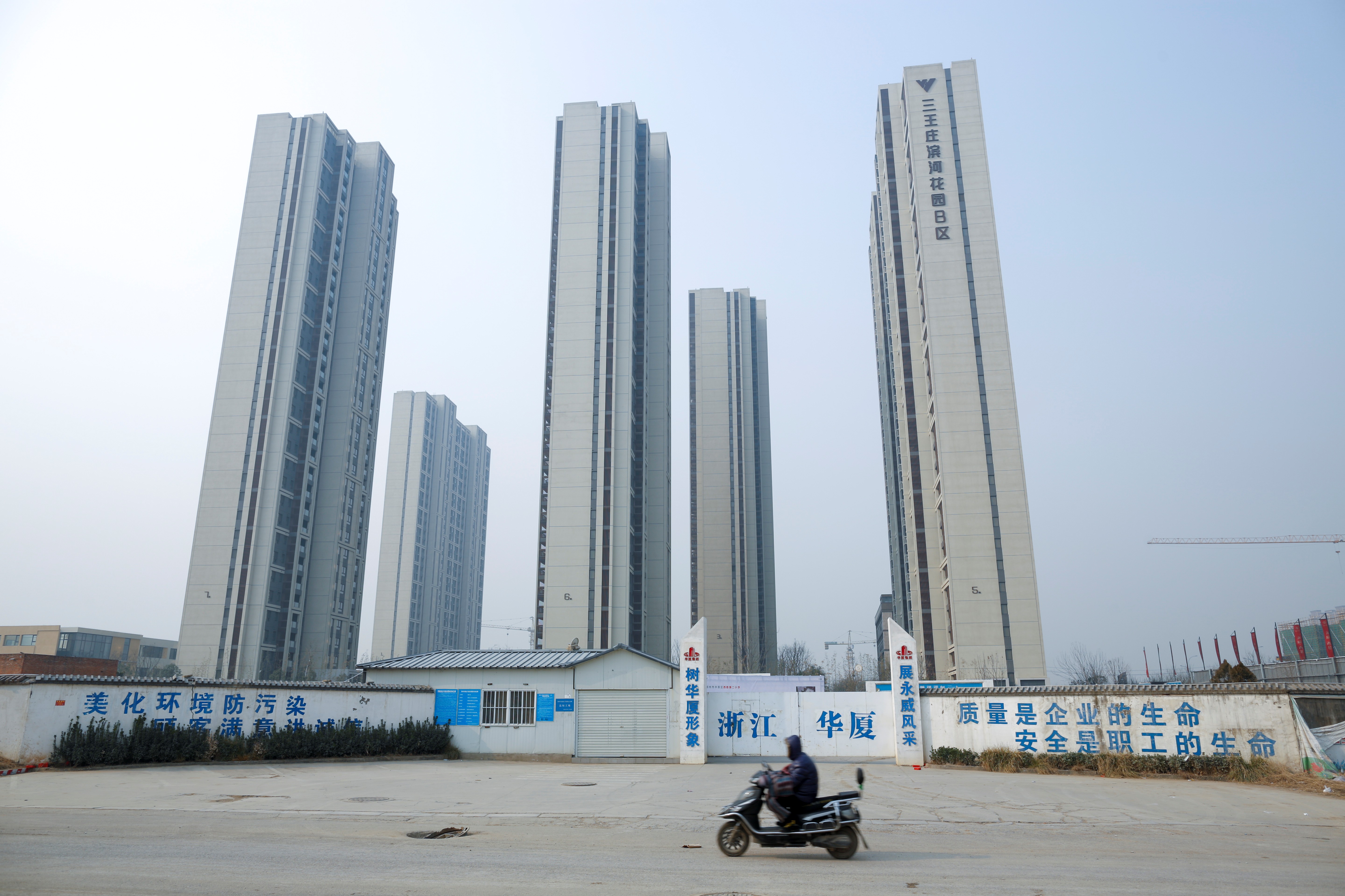 Residential property sales on the mainland began to tick higher in March, spurring property developers to replenish their land banks. Photo: Reuters