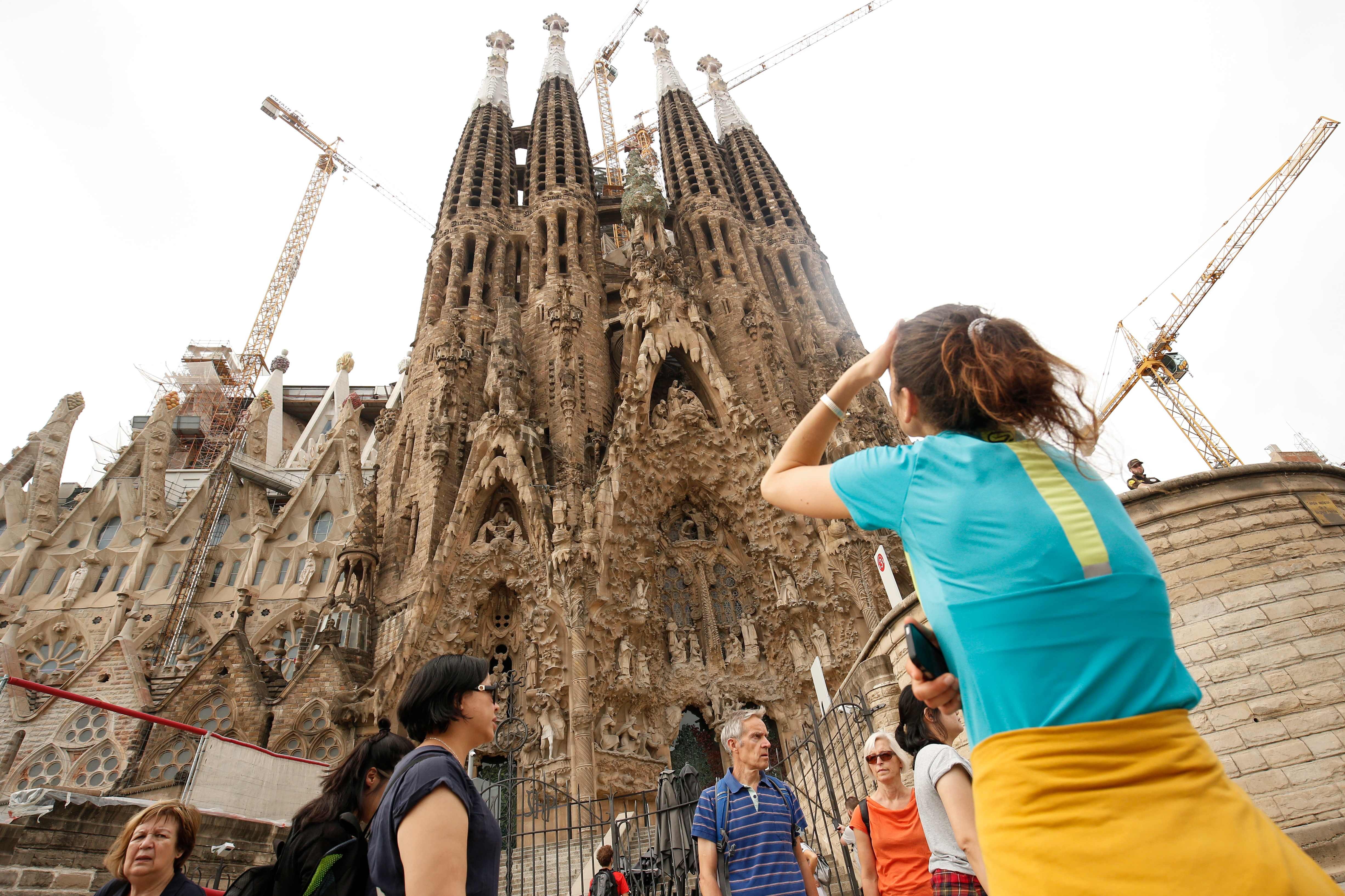 La Sagrada Familia Basilica Architect Antoni Gaudís - 