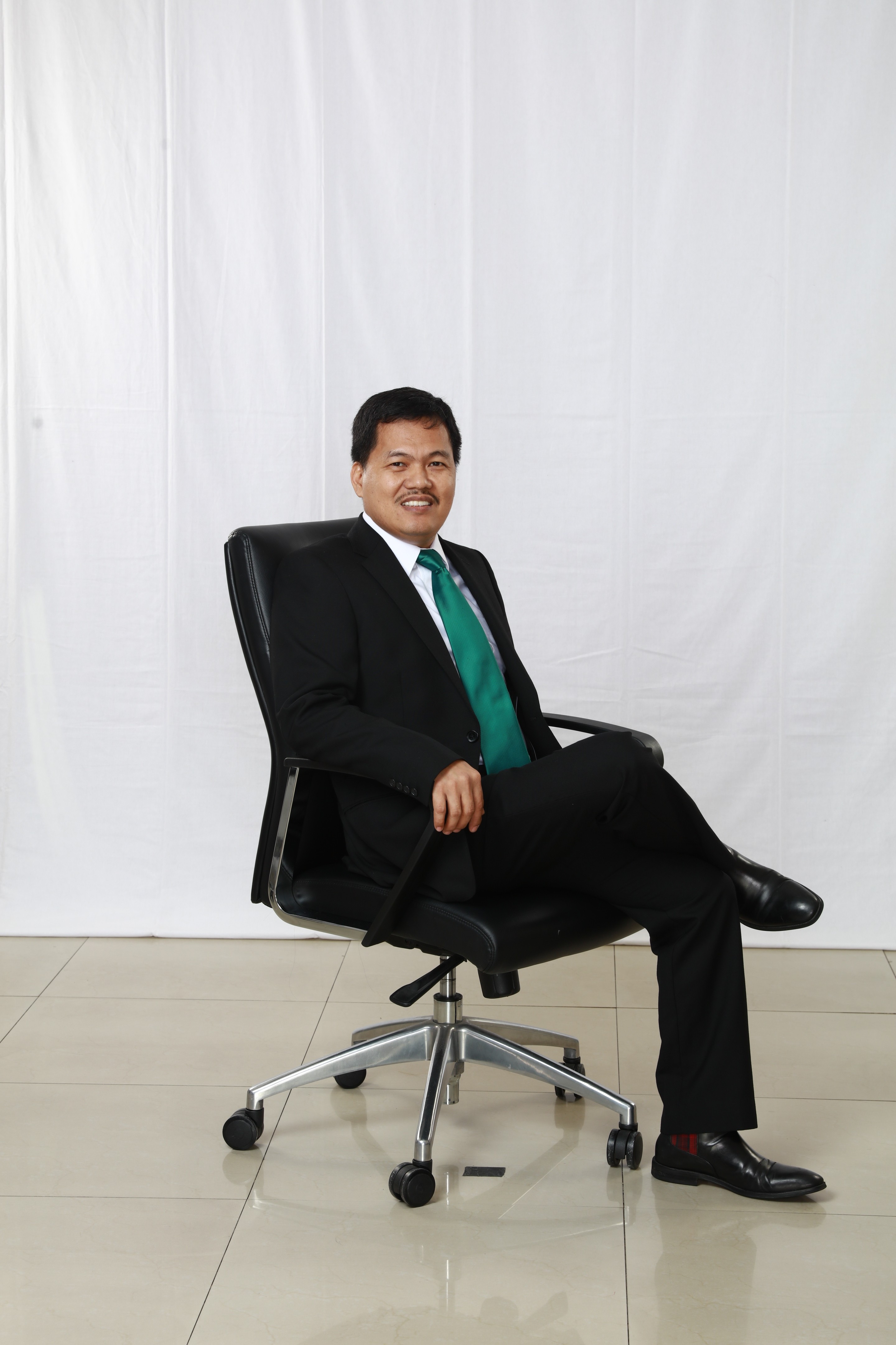 Chryss Damuy, president and CEO