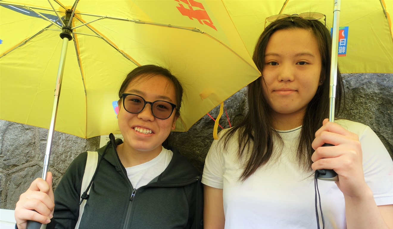 Friends Natalie Tam, 17 (left), and Chinnie Liu, 16, are both children of reverse migrants. Born in Hong Kong, they both moved to Vancouver last year. Photo: Ian Young