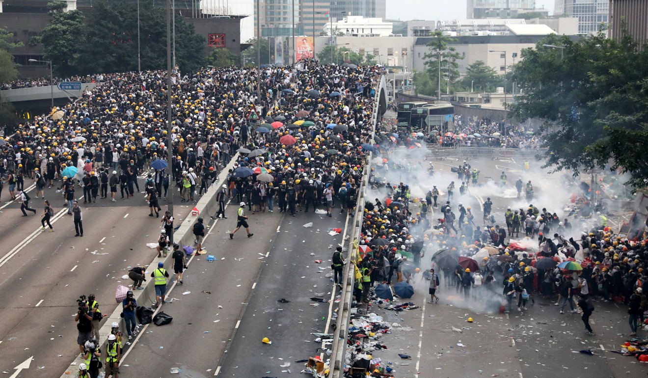 There were violent clashes throughout the day between protesters and police. Photo: K.Y. Cheng
