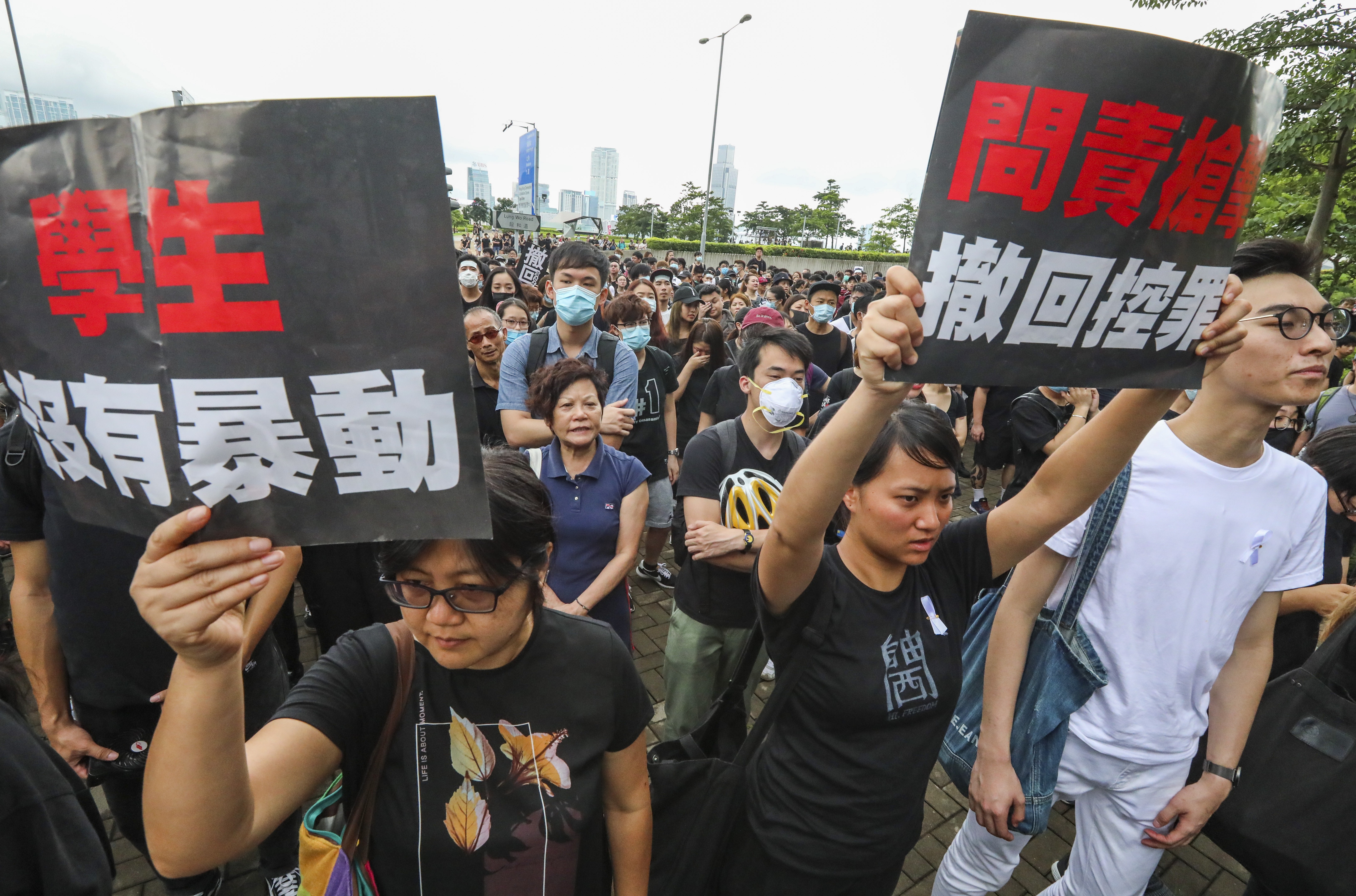 Protesters call for a withdrawal of the bill and for Carrie Lam to resign. Photo: Felix Wong