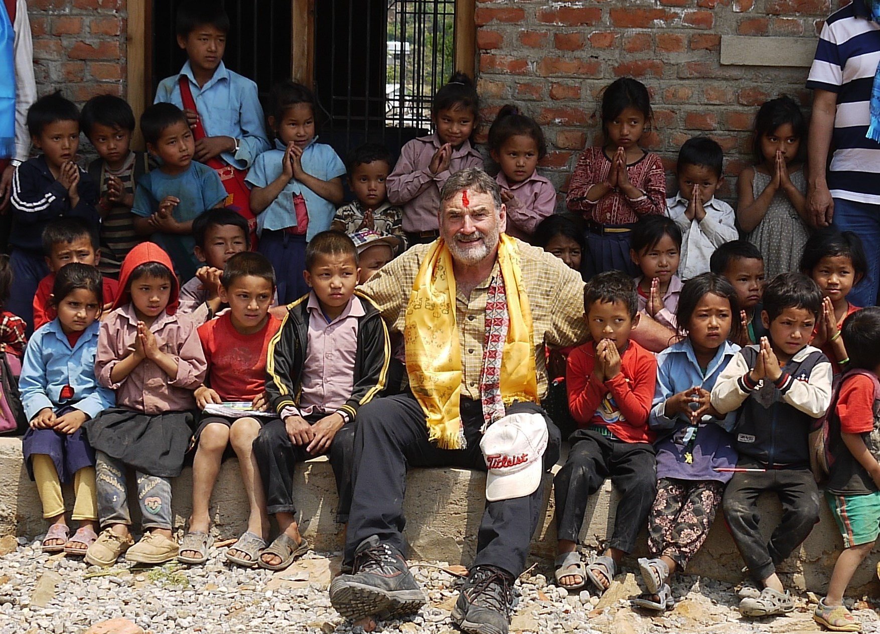 Roy Francis was part of the 1976 British Army expedition to climb Everest, and is now working to build schools in areas effect by the 2015 Nepal Earthquake. Photos: Aide Nepal Magnoac