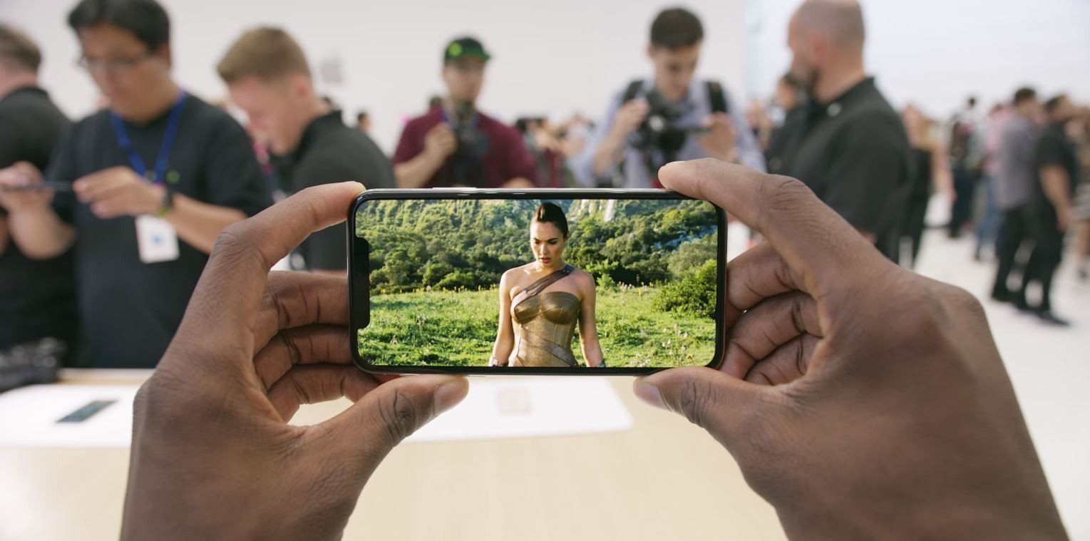 Smartphone innovation is maturing and there are few major improvements in the major manufacturers’ latest devices. Photo: YouTube/MKBHD