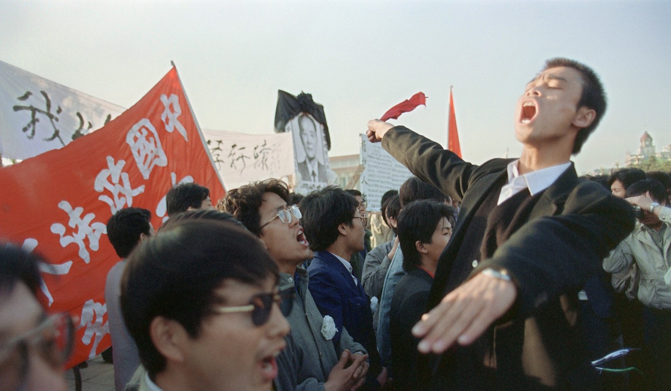 Когда начались волнения. Китай площадь Тяньаньмэнь 1989. Волнения в Китае на площади Тяньаньмэнь 1989. 1989 Tiananmen Square protests and Massacre.