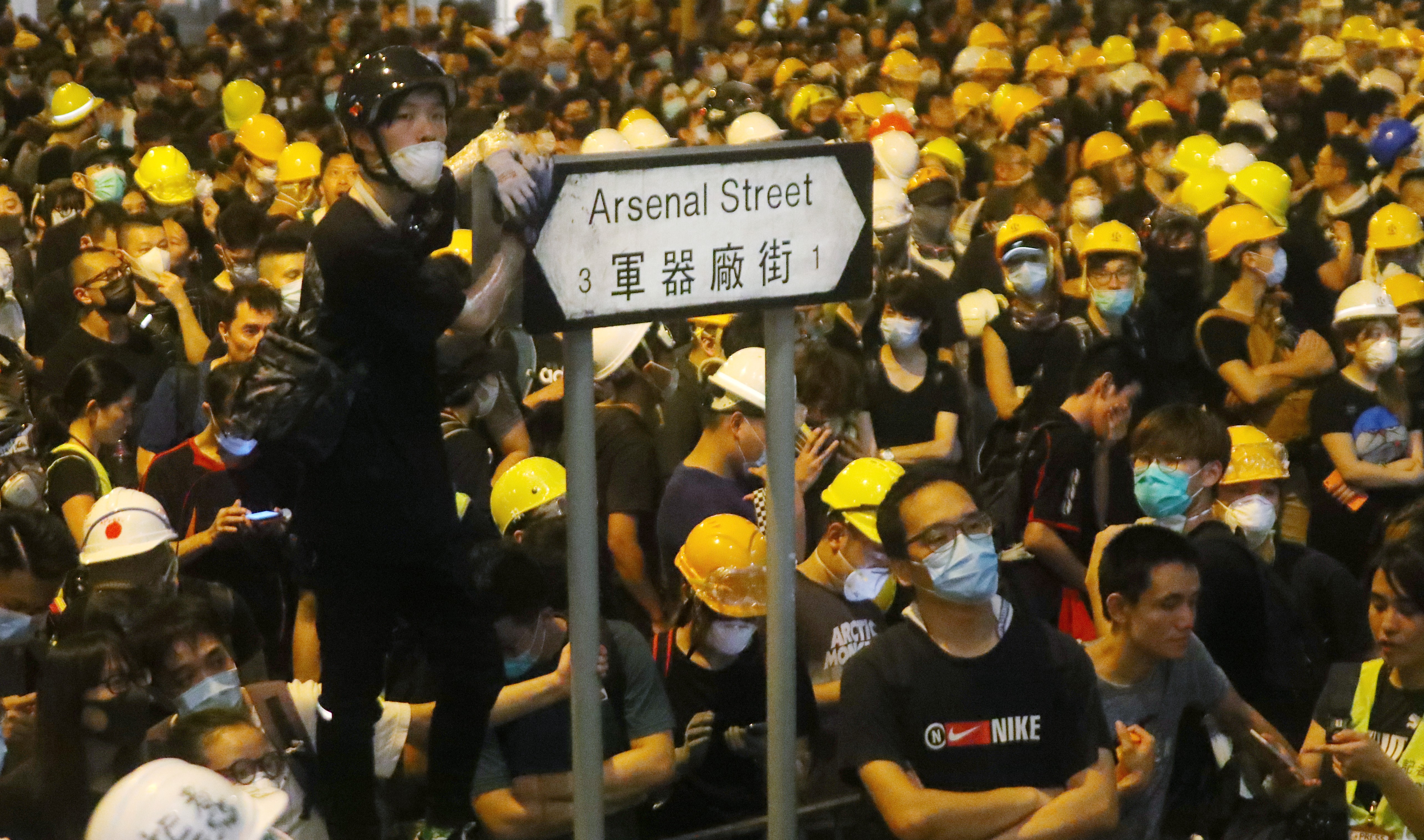 Митинг репорт. Hong Kong protests Art. Гонг на суде. Митинг отчет