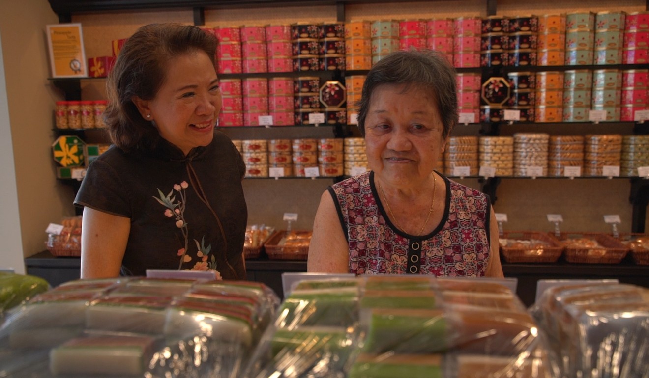 Bengawan Solo’s Anastasia Liew with a customer. Photo: Dayu Zhang