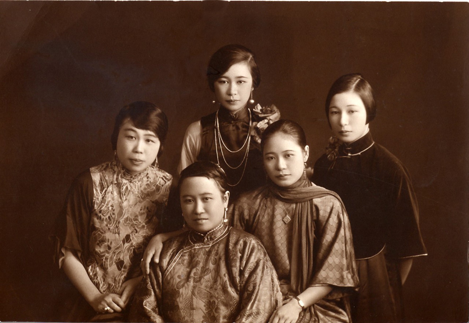 Members of the Wing On department store’s Kwok family in Shanghai in 1931: (clockwise from left) Edith Kwok, Elsie Kwok, Daisy Kwok, Pearlie Kwok and Darling Kwok. Daisy’s memoir, ‘Shanghai Daisy’, is one of two new memoirs recently released by Earnshaw Book. Photo: Private collection of Bobby Fu