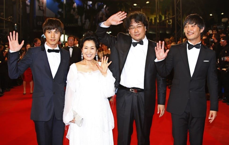 Nothing to see here, says Korean actress Kim Hye-ja of her #metoo-esque comments at recent film screening event. Here, she is pictured with director Bong Joon-Ho, second from the right, at the 62nd Cannes International Film Festival in 2009. Won Bin, left, and Jin Goo are also pictured. Photo: Yonhap