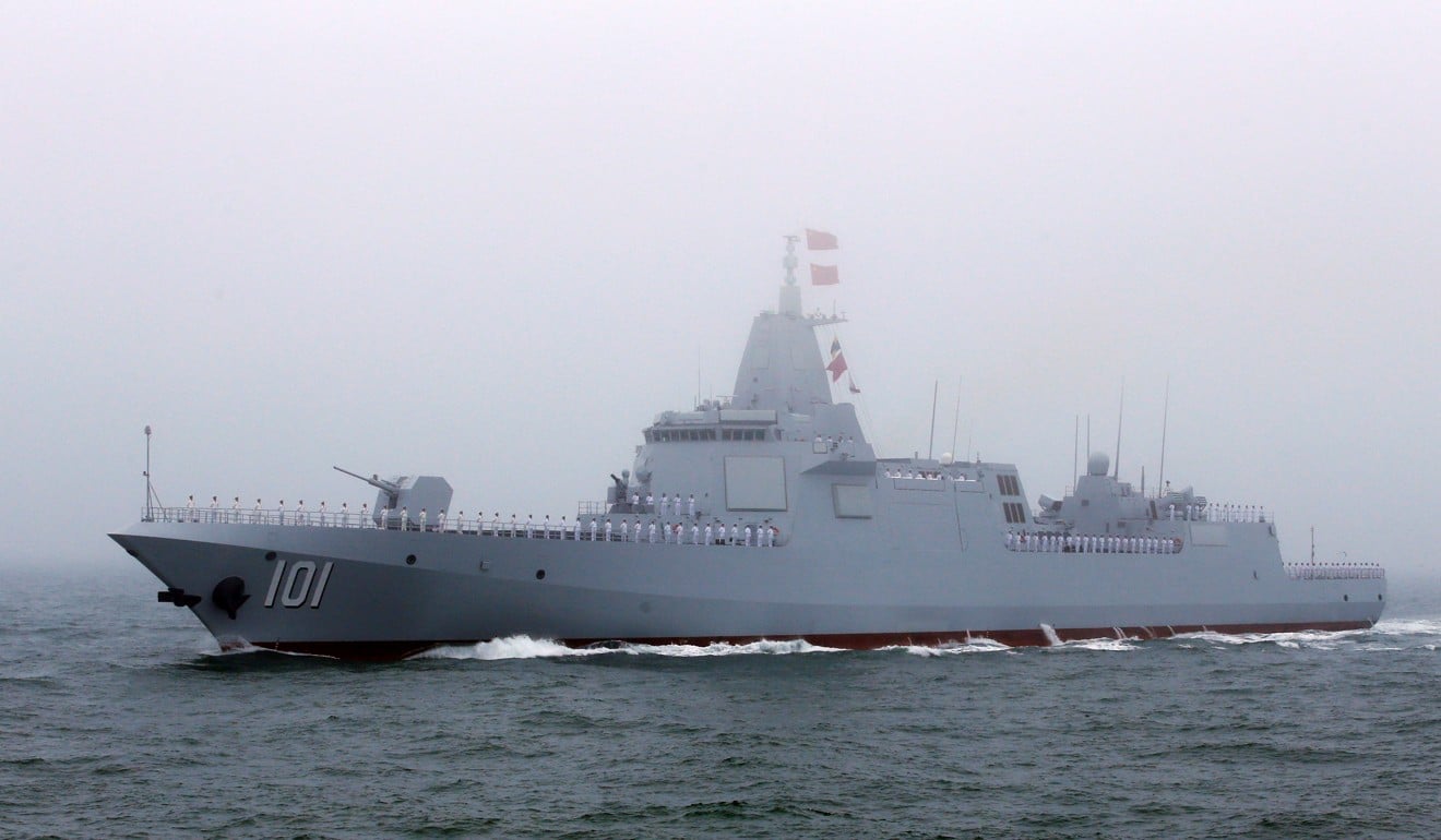 上海 ZEN Chinese navy tests new Z-20 helicopter for use on its warships