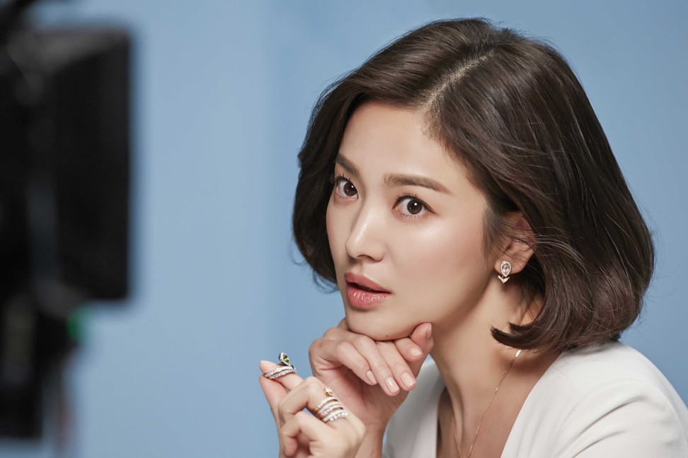 Amid celebrity turmoil and scandal, Song Hye Kyo has turned on her elegant charm to urge us to stay graceful.