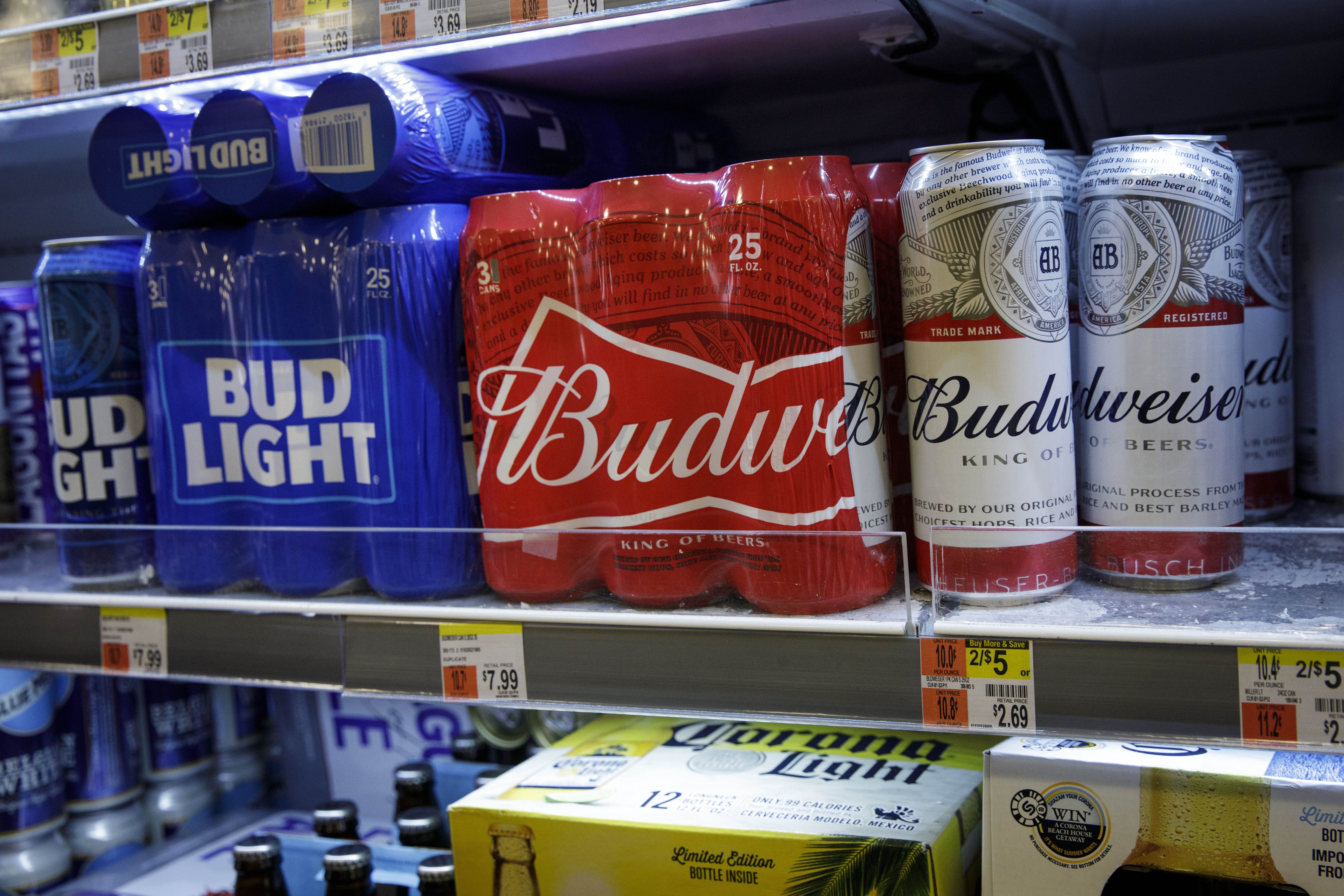 Budweiser Brewing is looking to sell 1.6 billion primary shares at between HK$40 and HK$47 apiece, raising up to HK$76.4 billion in capital. Photo: AFP