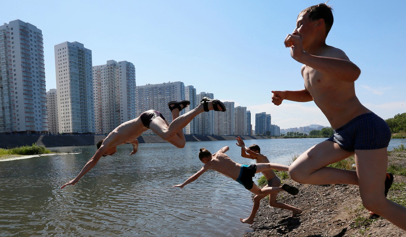 Bikinis in Moscow? Europe wilts in heat wave