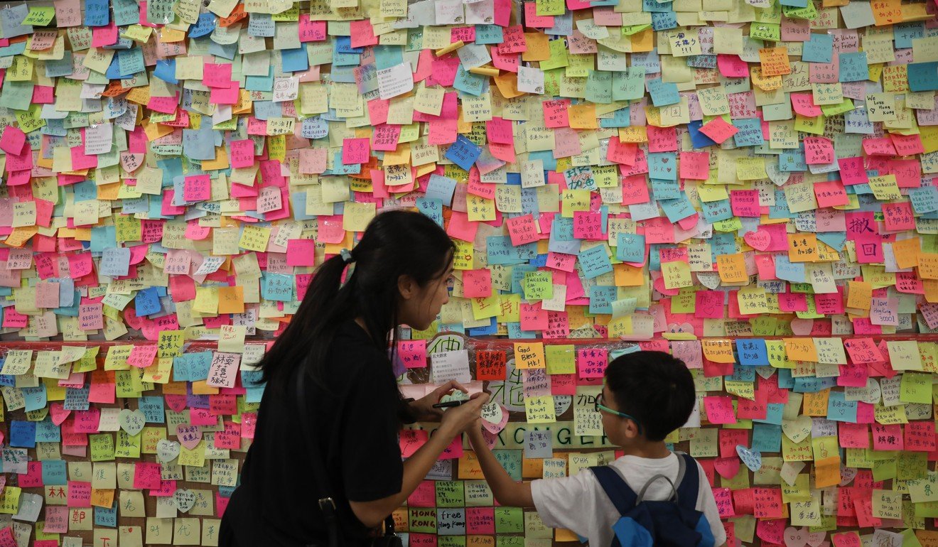 There is little space for new notes in this Tsuen Wan display. Photo: Sam Tsang