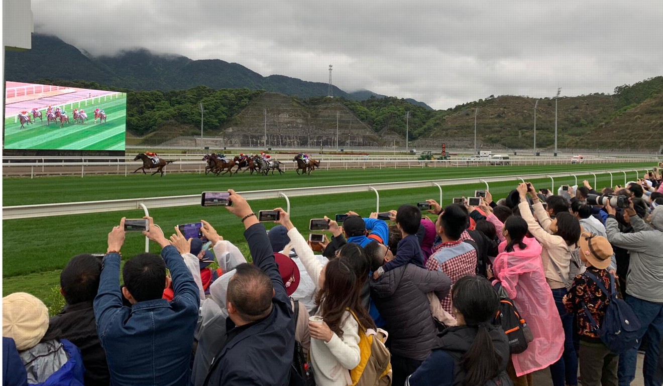 Racing fans watch racing at Conghua. Photo: Kenneth Chan