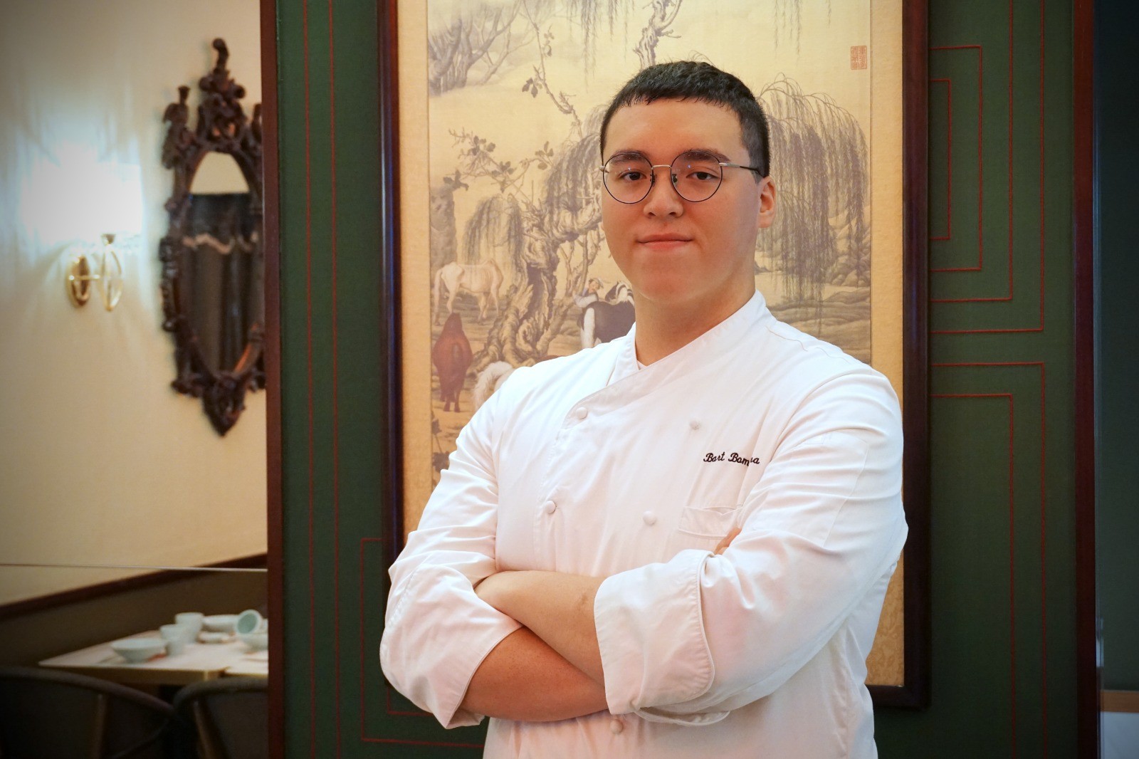 Bart Bombana, the 18-year-old son of acclaimed three-Michelin star chef Umberto, has become an apprentice dim-sum chef at Nove to learn Chinese cuisine from the masters.