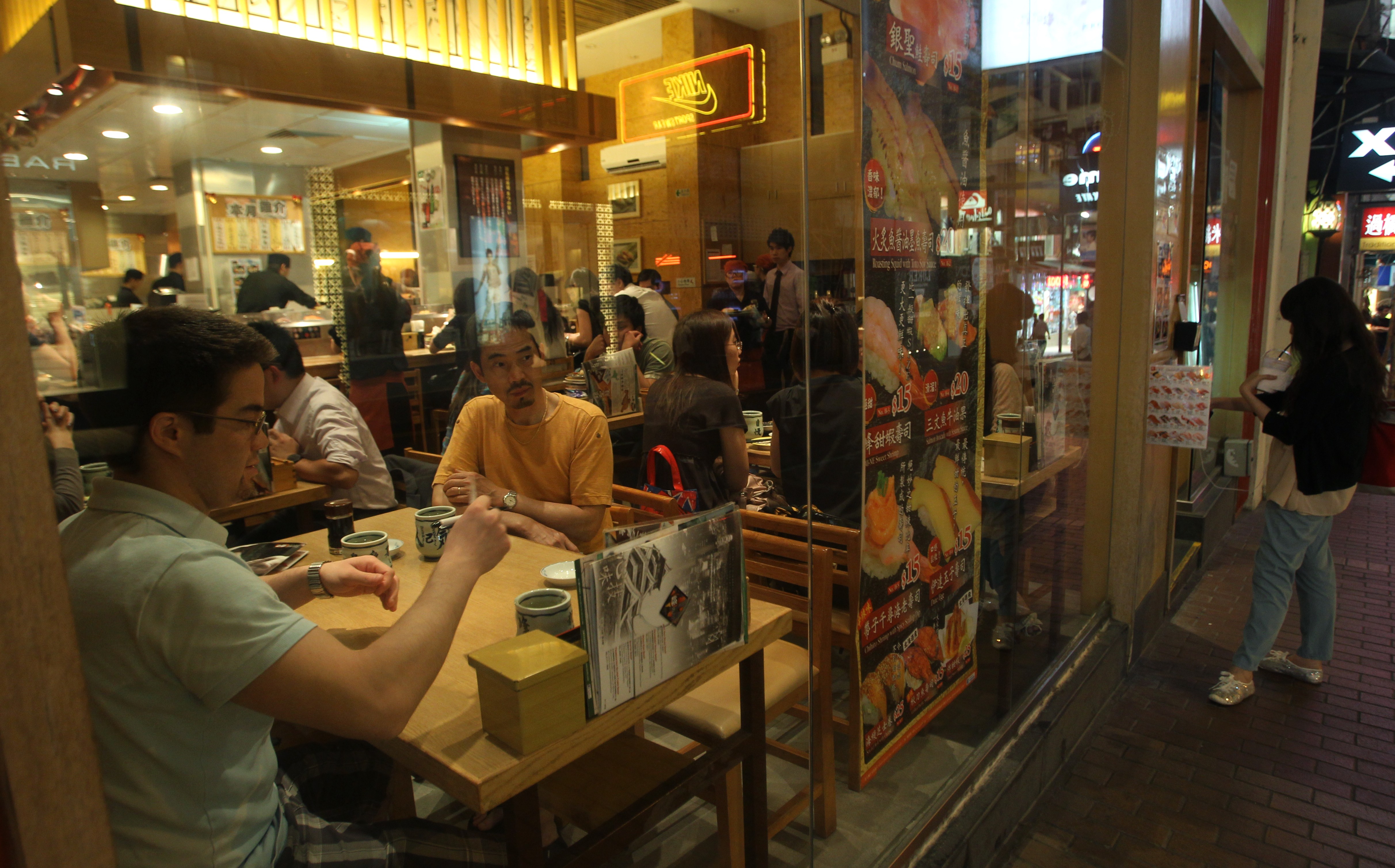 Restaurant rents in Causeway Bay are expected to fall in the second half, according to Cushman & Wakefield. Photo: David Wong