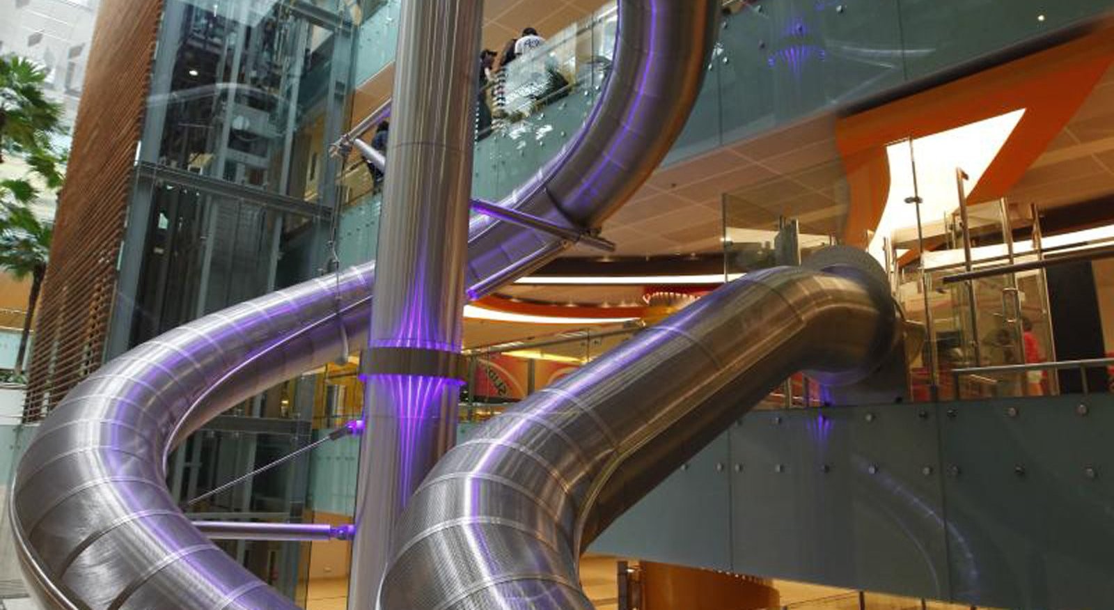 Singapore’s Changi Airport offers two slides for passengers to use – one in Terminal 4, and another in Terminal 3. Photo: Luxurylaunches