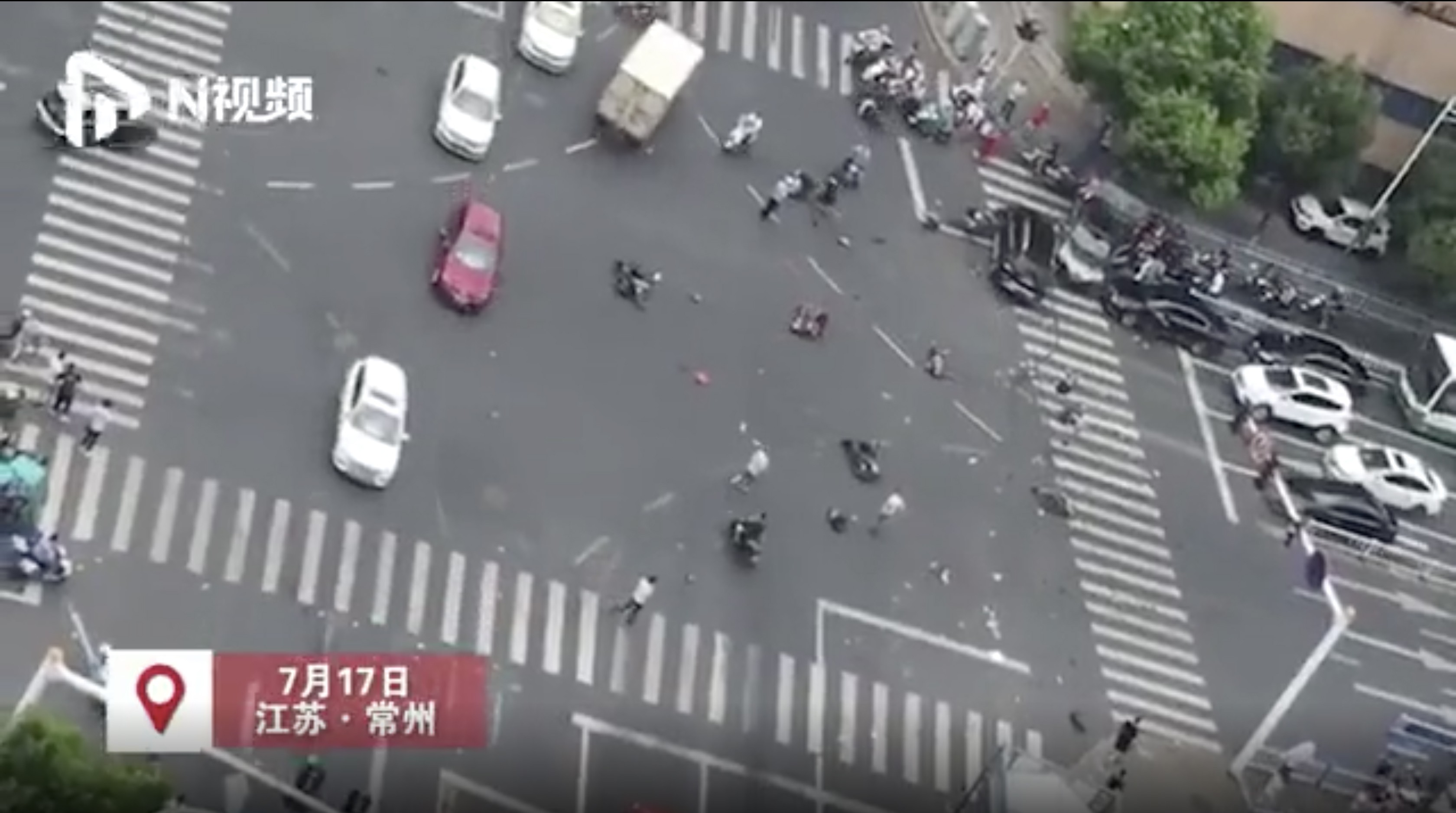 Police in Changzhou, Jiangsu province, said three people were fatally injured when a car ran into commuters at a road junction. Photo: News.163