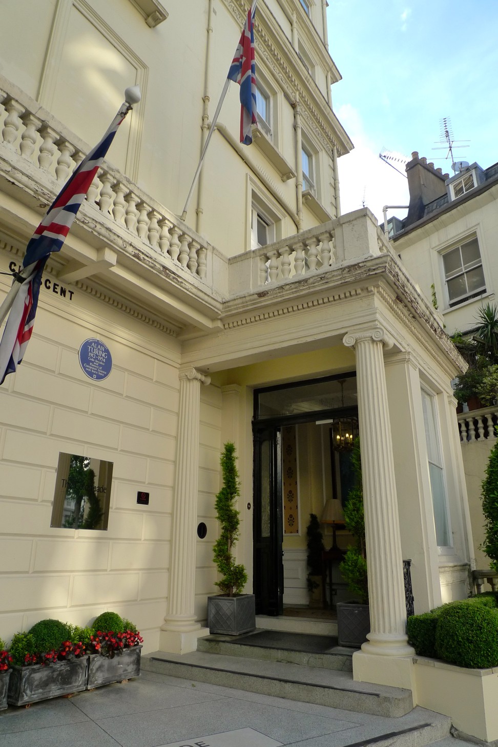 The blue plaque at The Colonnade Hotel, in London. Photo: Adam Nebbs