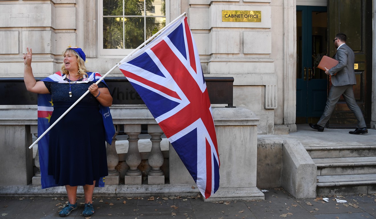 An anti-Brexit campaigner protests outside the Cabinet Office in London, Britain, on Monday. Photo: EPA-EFE
