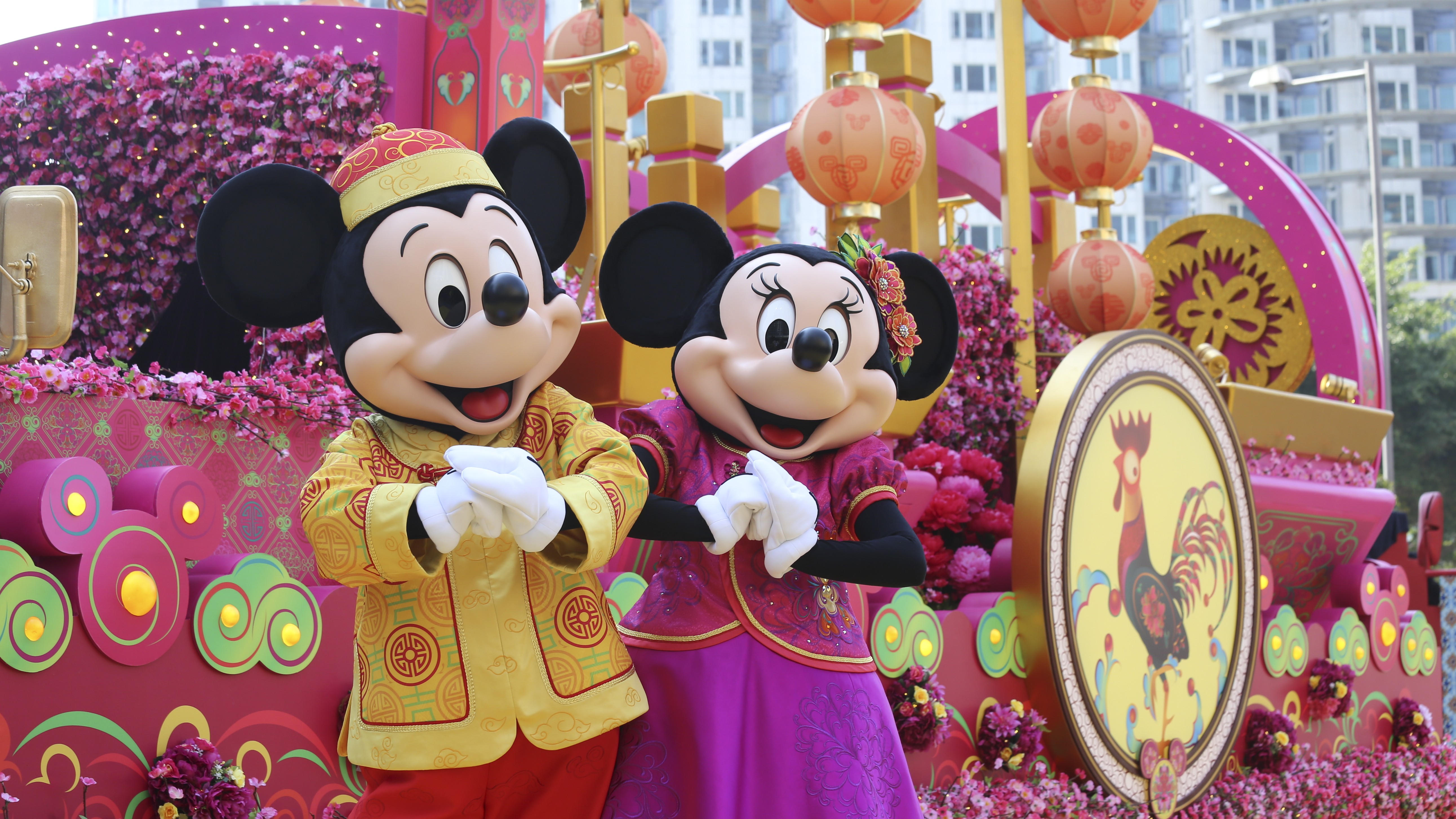 The lease extension granted to Hong Kong Disneyland for a term of 100 years is an example of the type of land policy that can help reassure foreign investors, writes executive director and head of valuation and professional services at Knight Frank, Alnwick Chan. Photo: Dickson Lee