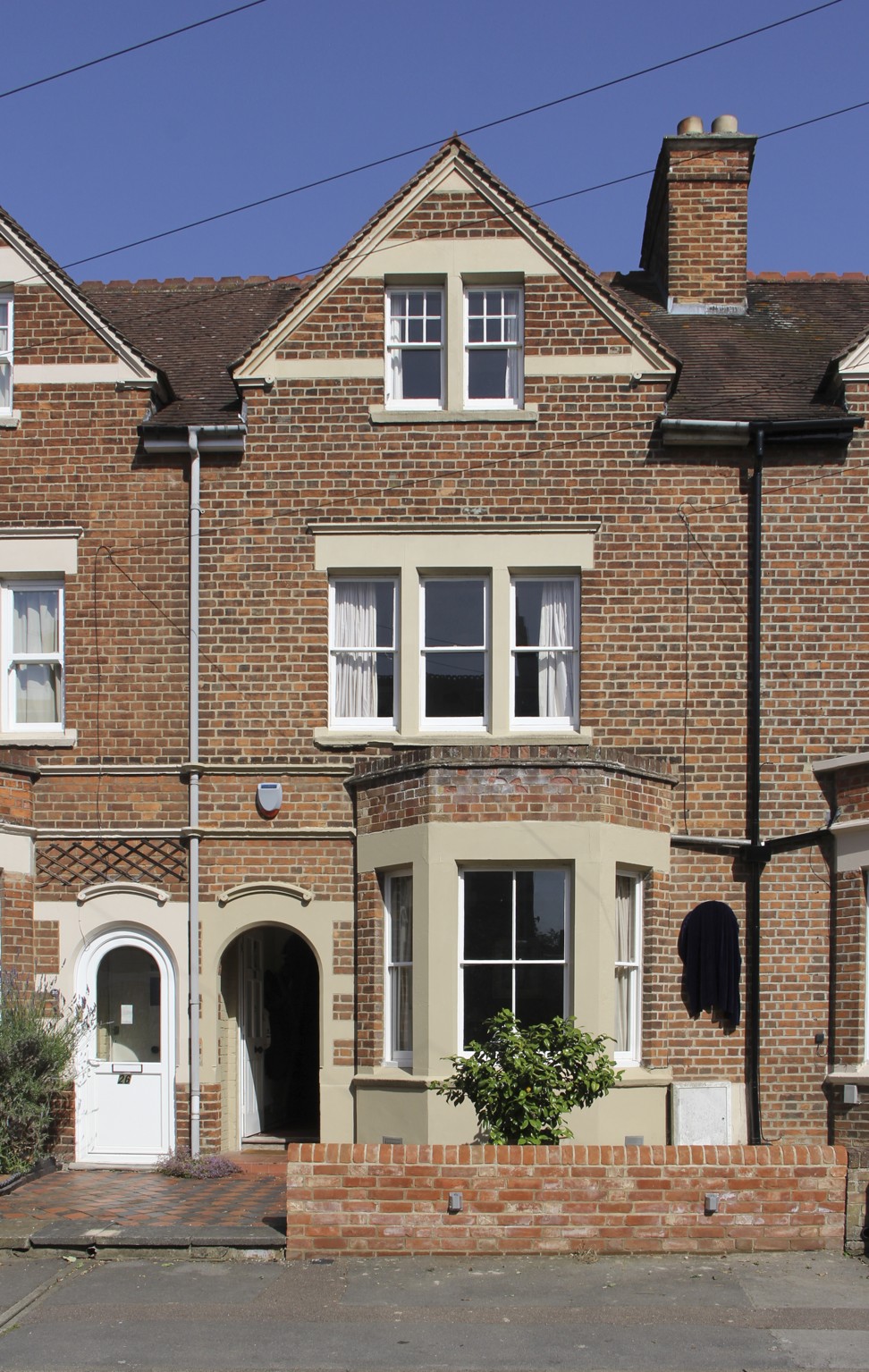 The blue plaque is under a veil at 28 Southmoore Road, Oxford. Photo: Peter Simpson