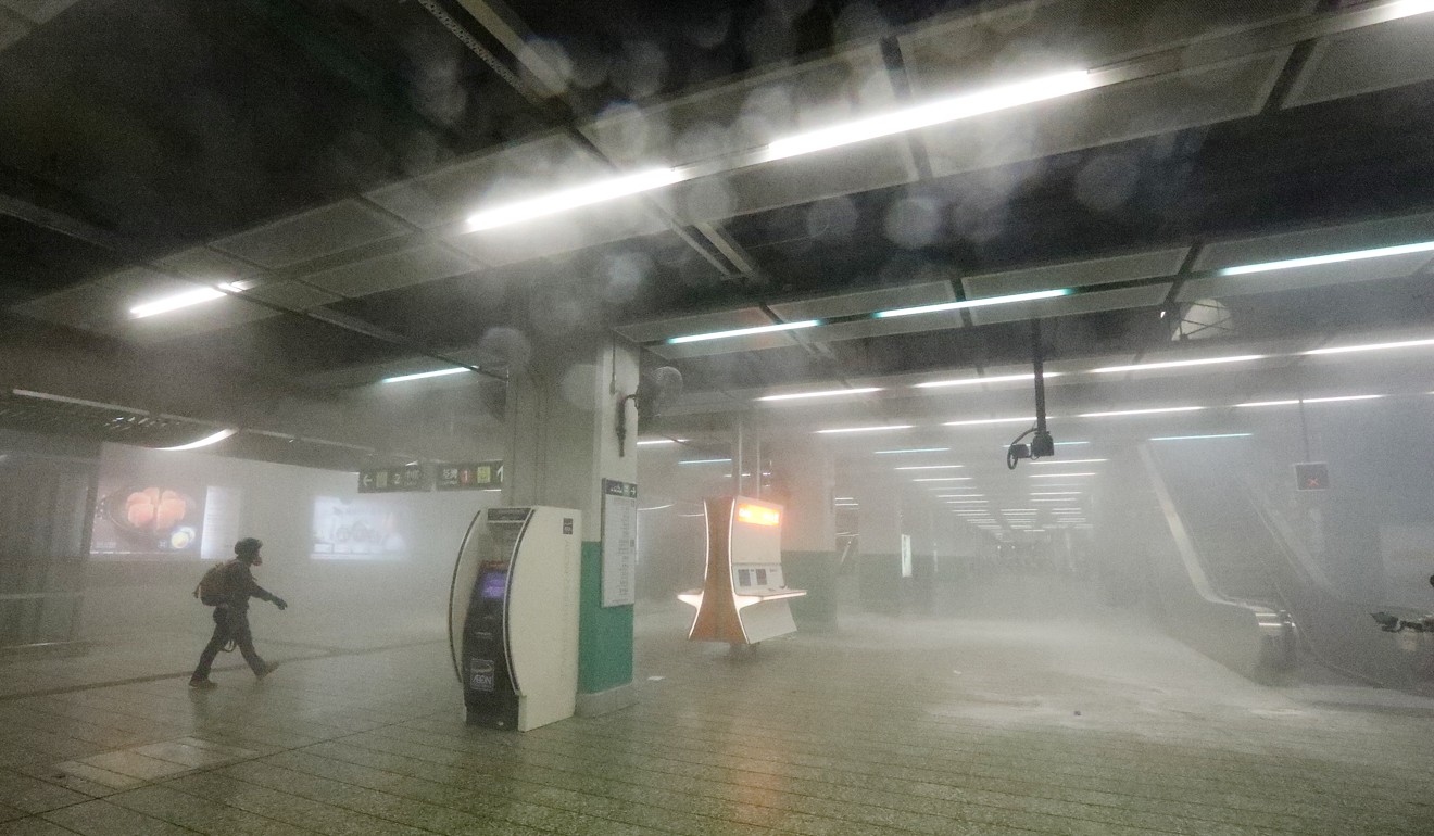 Smoke fills Kwai Fong station, which led to an evacuation of the Tsuen Wan line stop. Photo: Felix Wong