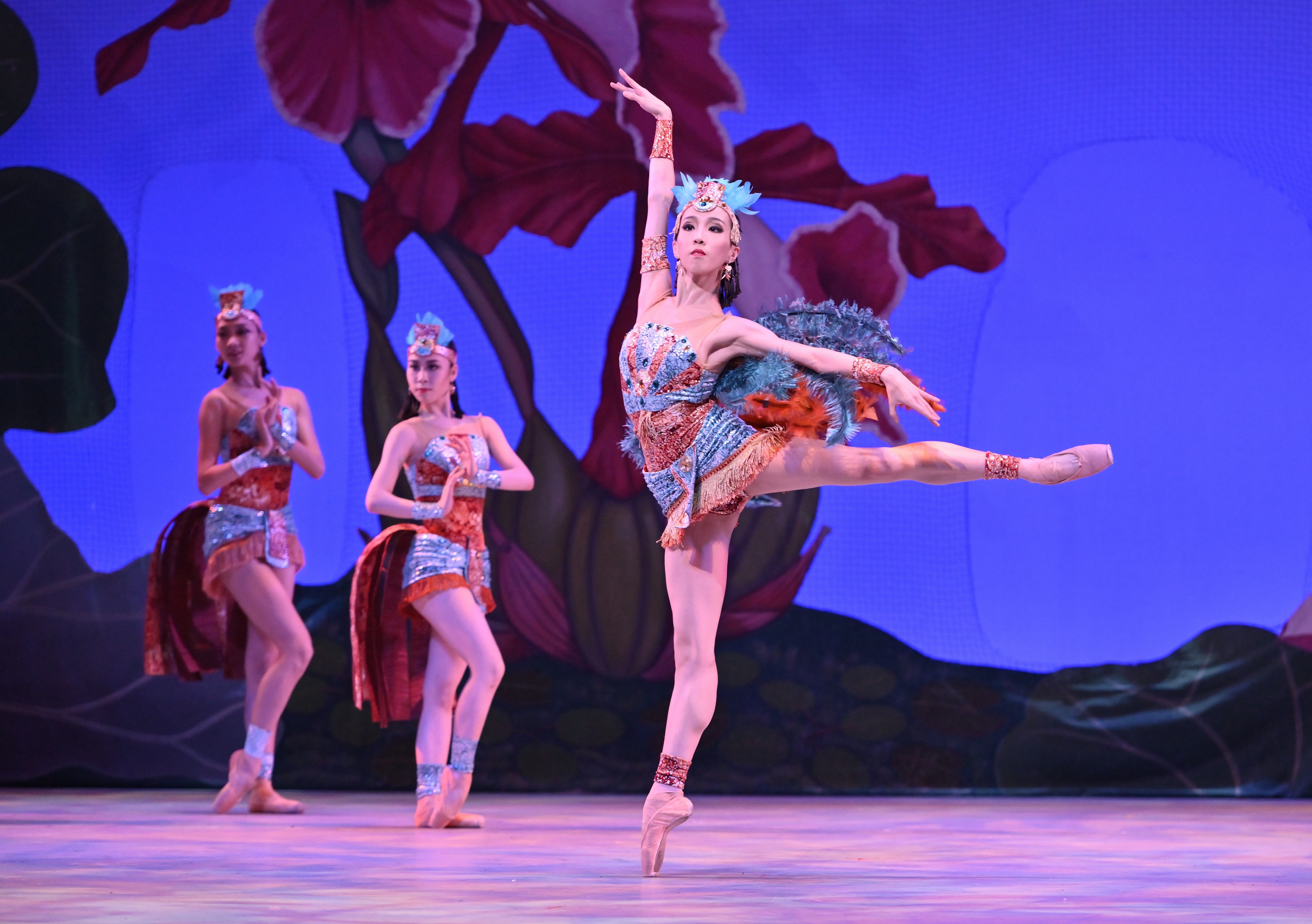 Chen Zhiyao (rihgt) as Princess Tiger Lily in Hong Kong Ballet's production of Peter Pan. Photo: Conrad Dy-Liacco/Courtesy of Hong Kong Ballet