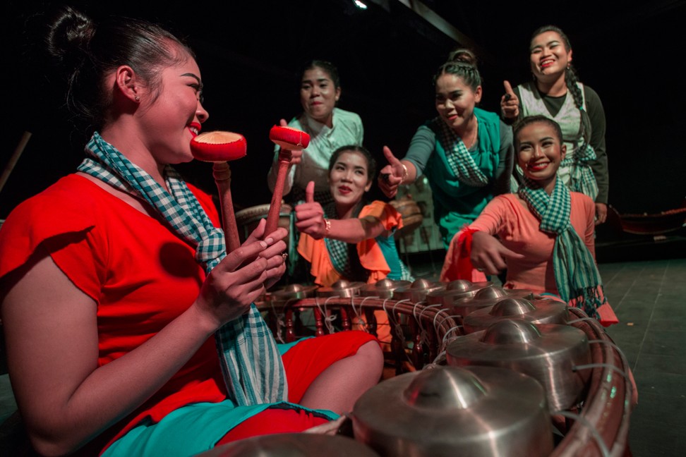 Contemporary all-female Cambodian troupe Medha performing The Call.