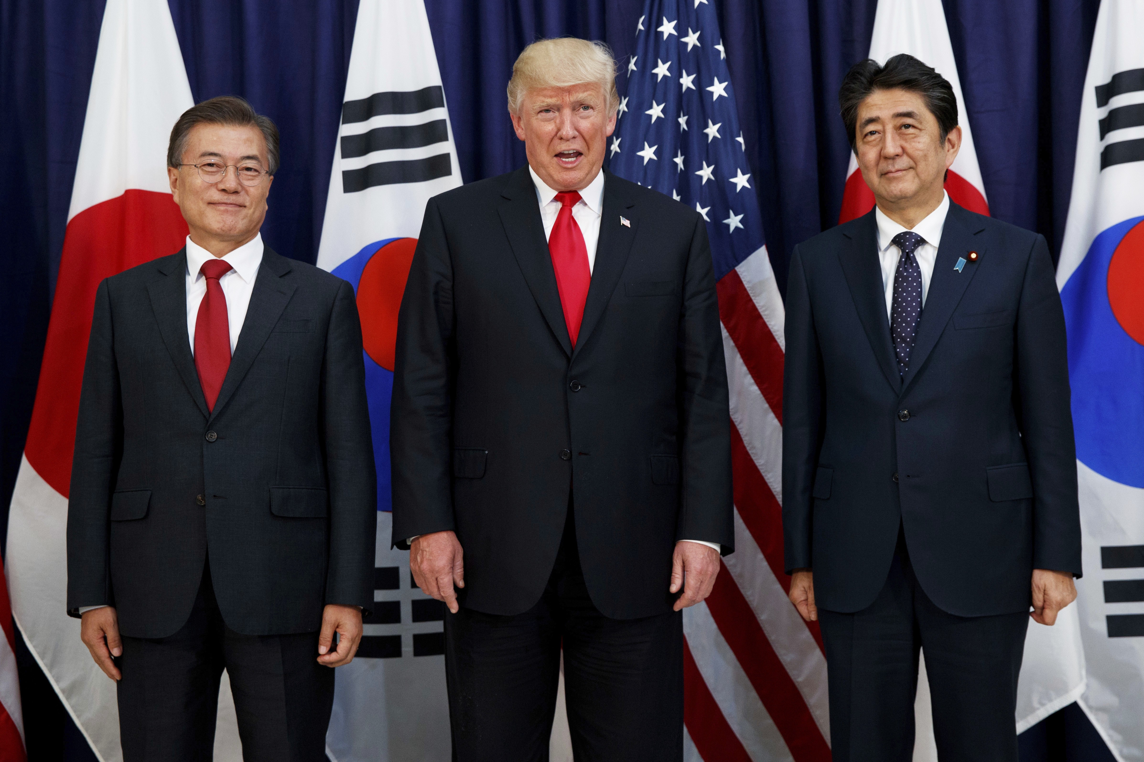 Super Moon Japan American - Donald Trump fakes accent to mock leaders of South Korea and ...