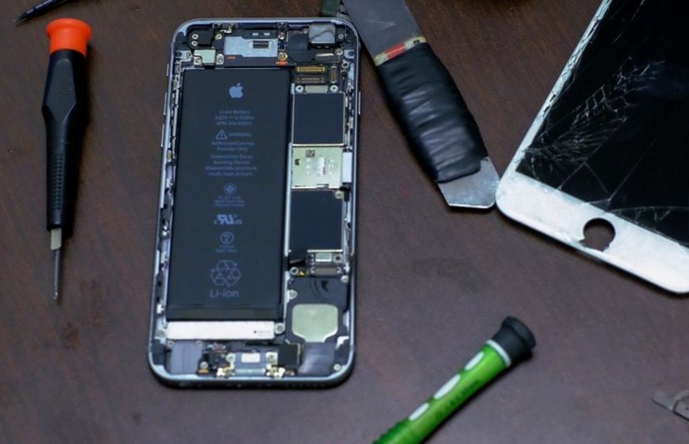 broken-iphone-here-s-how-to-recover-your-lost-photos-even-if-apple