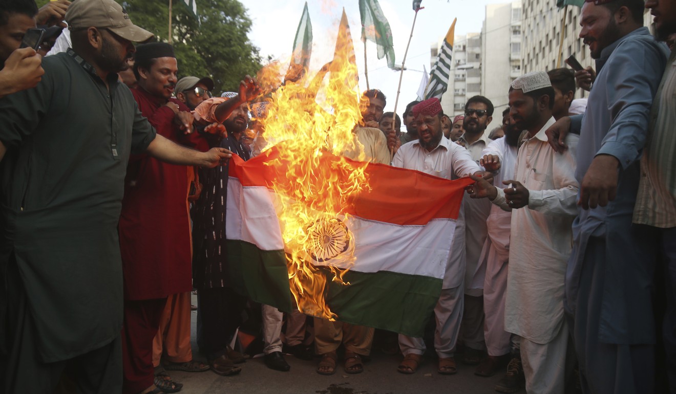 Pakistanis rally against India to express solidarity with Indian Kashmiris in Karachi, Pakistan. Photo: AP